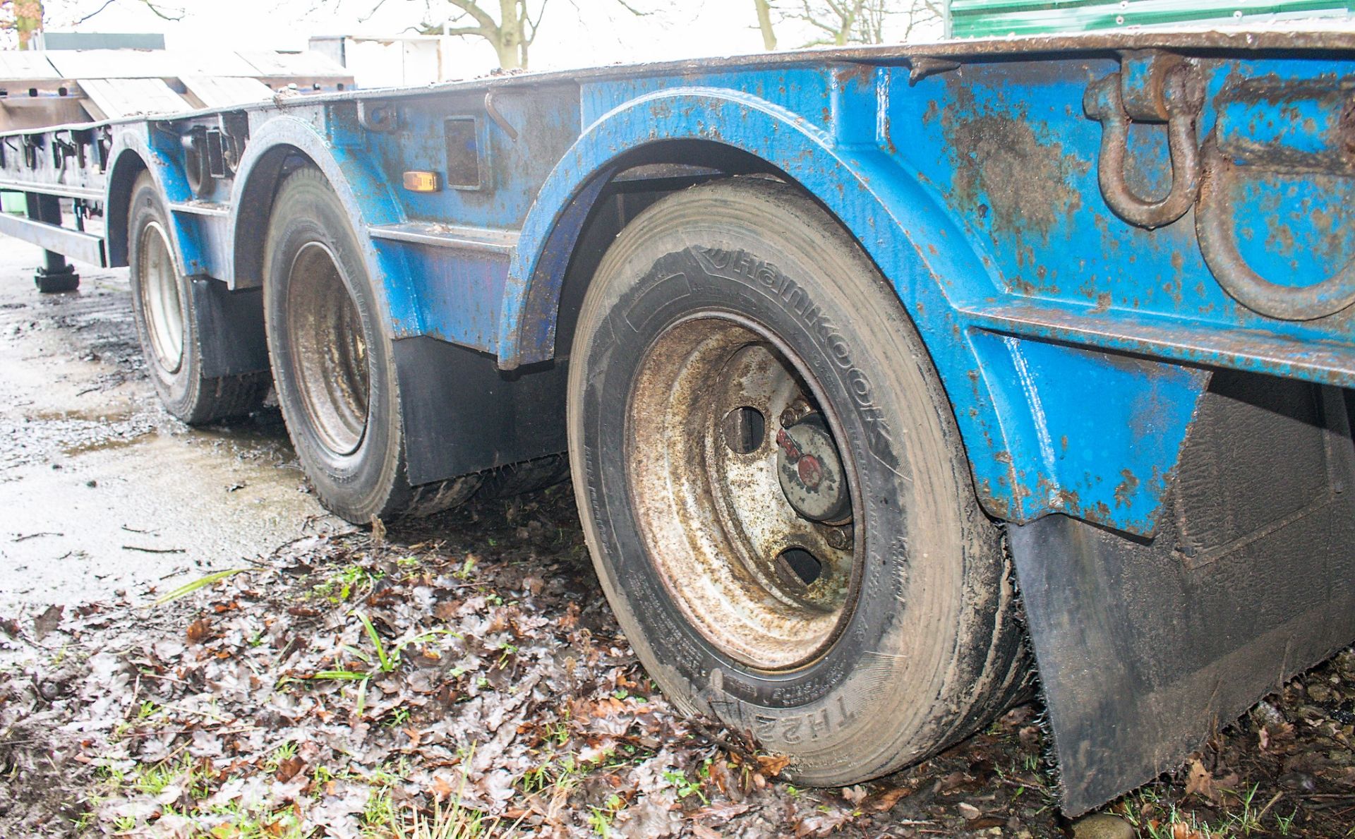 King 13.6 metre step frame tri-axle low loader trailer Year: 2007 Identification Number: C255860 S/ - Image 8 of 16