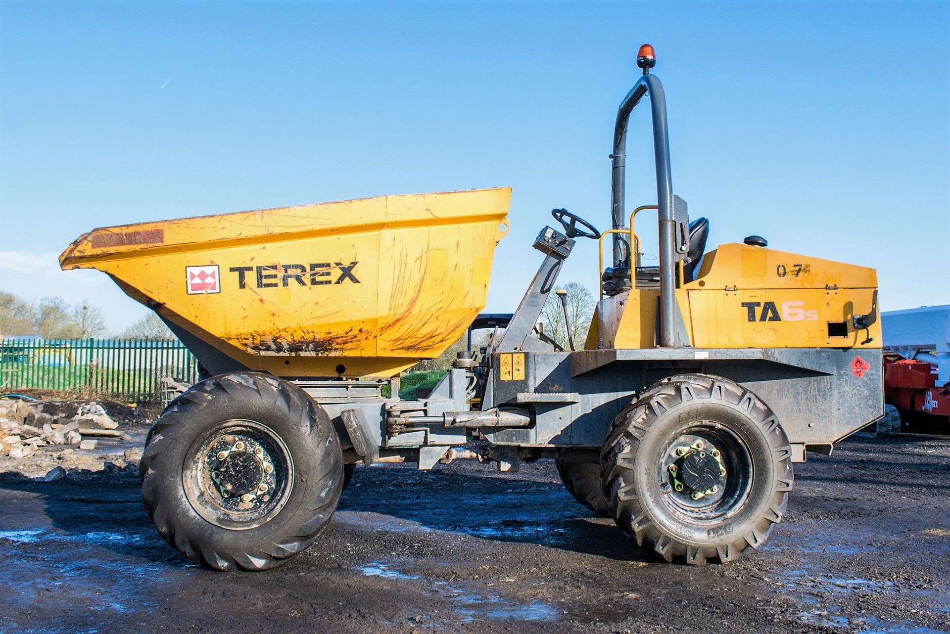 Benford Terex TA6 6 tonne swivel skip dumper Year: 2014 S/N: E3PJ5292 Recorded hours: 2019 - Image 7 of 19