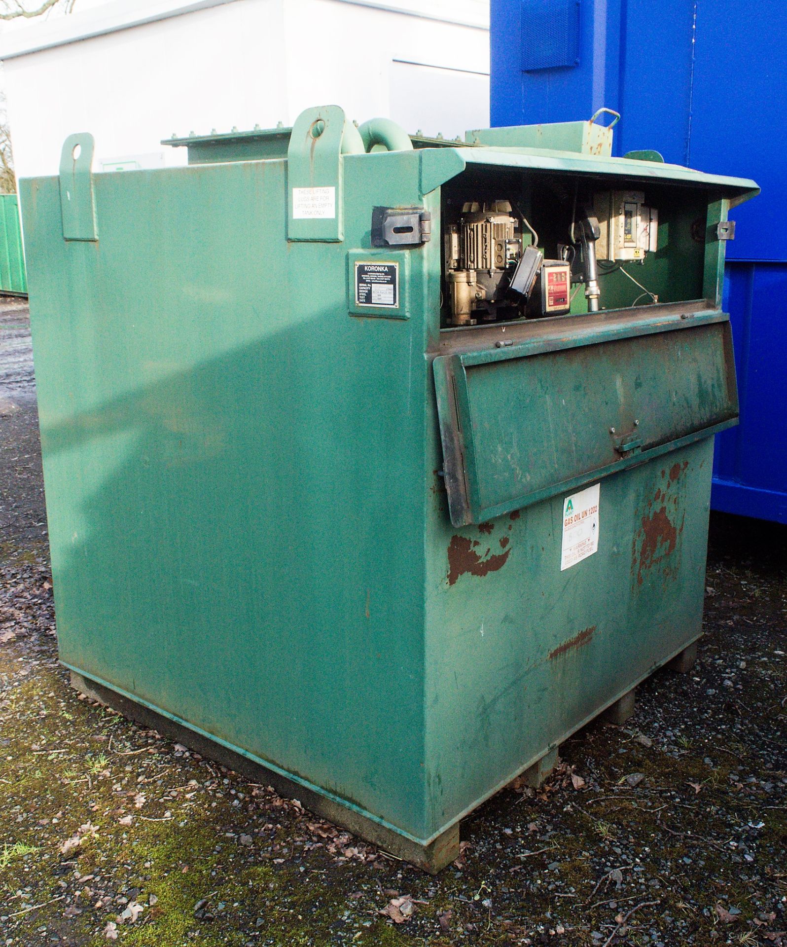 Koronka 1800 litre steel fuel tank c/w electric pump, gauge, delivery hose & nozzle