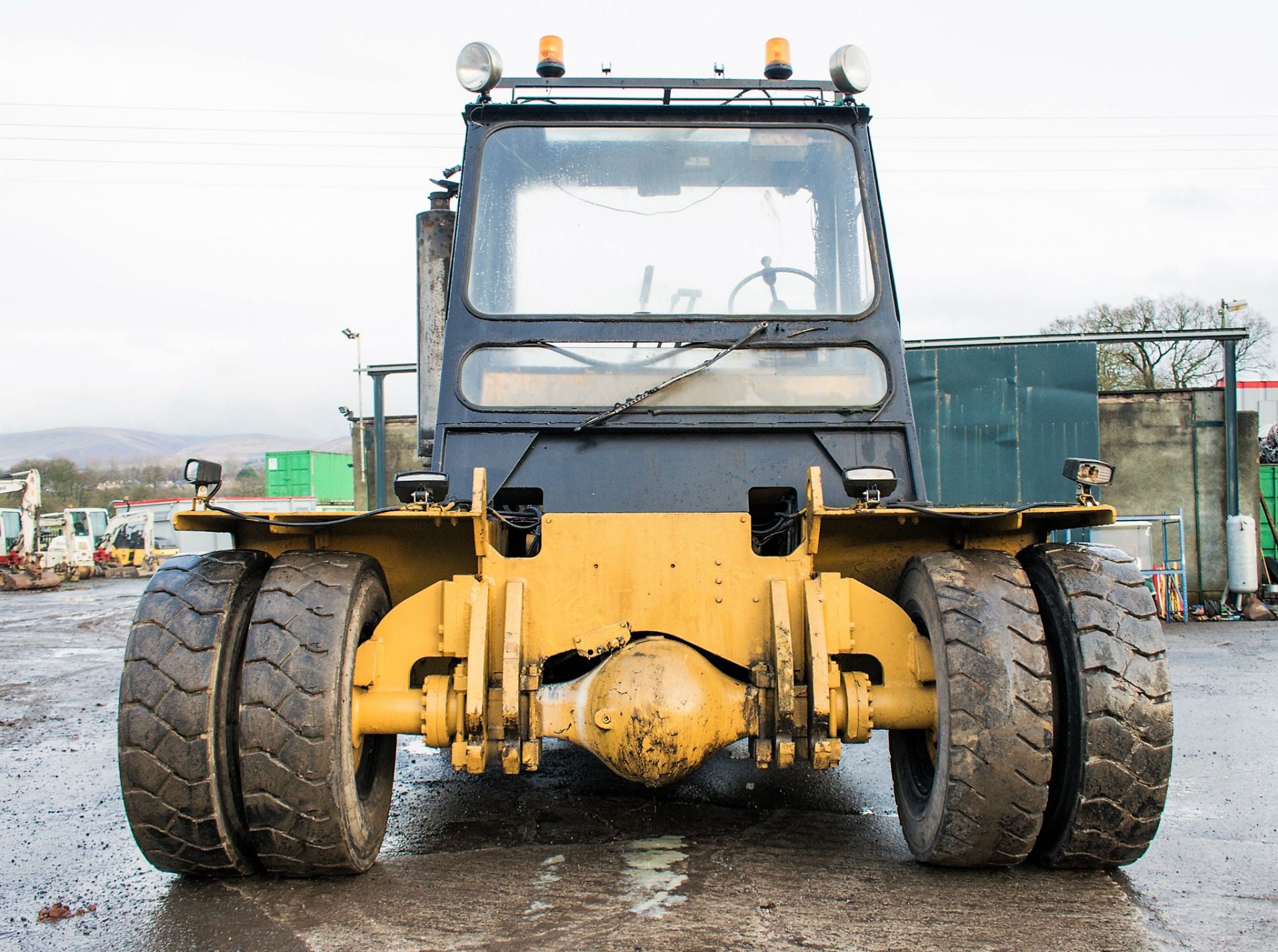 Caterpillar V330B diesel driven fork lift truck Year: 1991 S/N: 86Y01373 Recorded Hours:26,511 c/w - Image 7 of 25