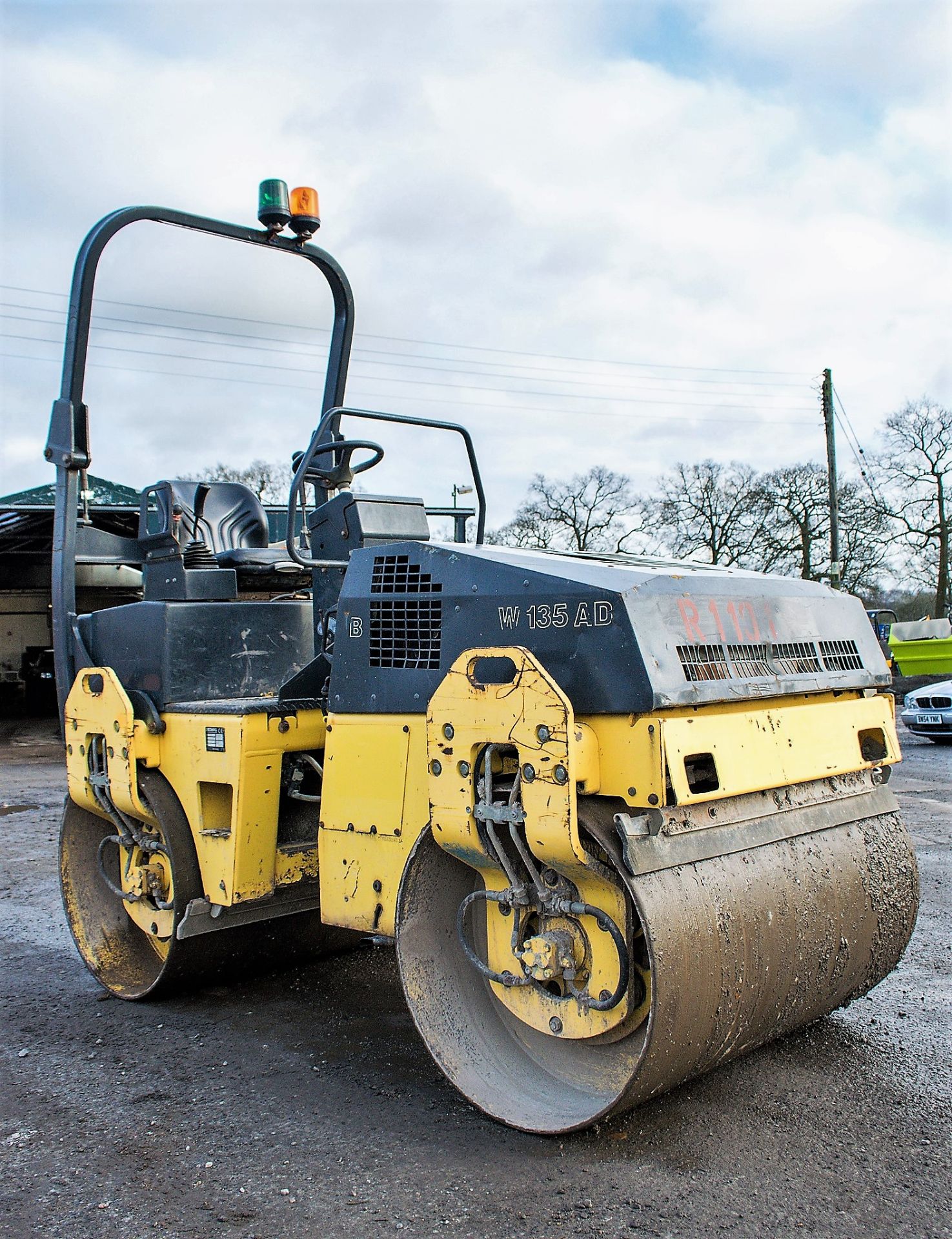 Bomag BW135 AD double drum ride on roller Year: 2007 S/N: 10165016110 Recorded Hours: 1290 R1101 - Image 4 of 14