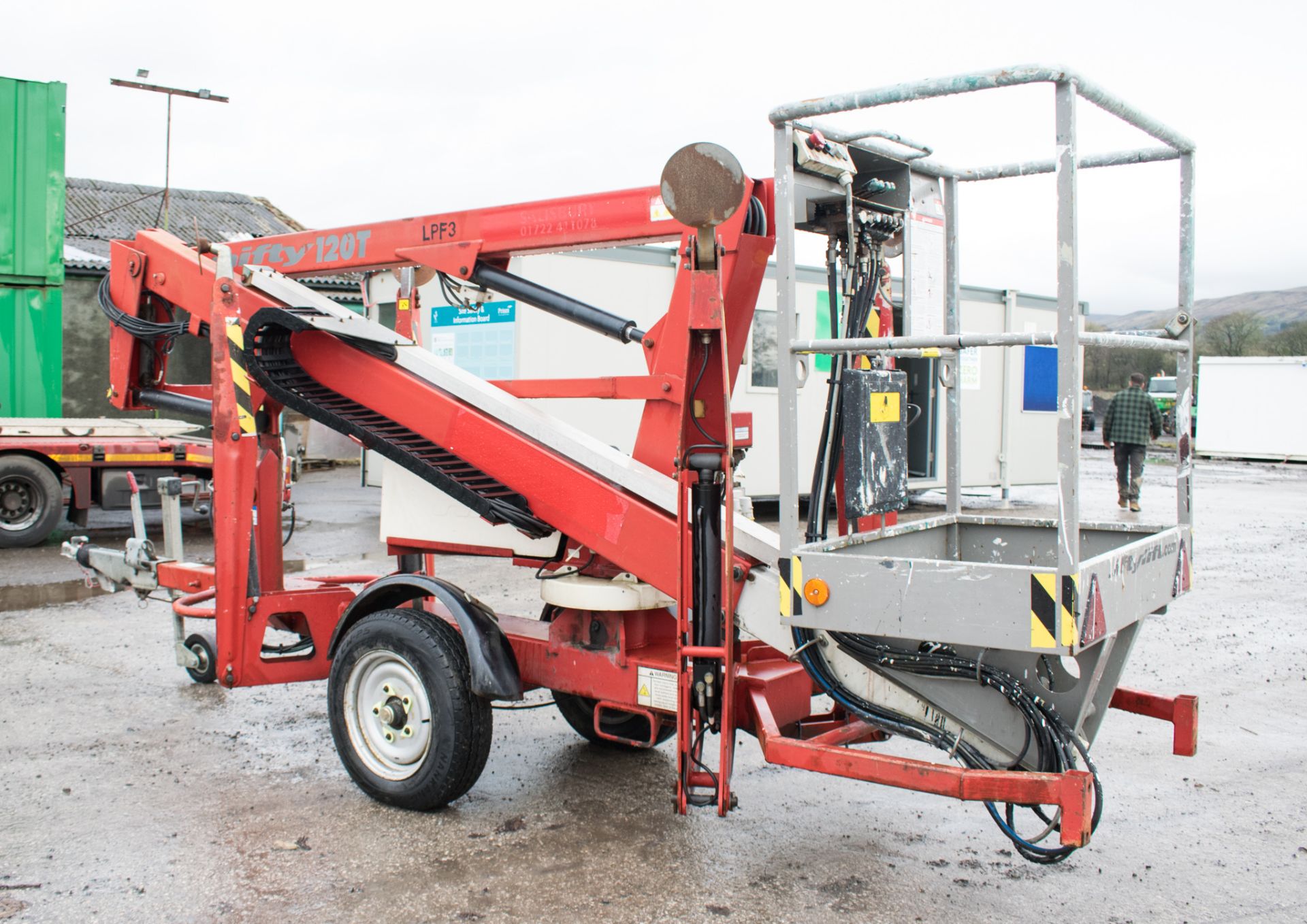 Nifty 120 TE fast tow articulated boom lift access platform Year: 2005 S/N: 0413653 WOOLPF3 - Image 3 of 9
