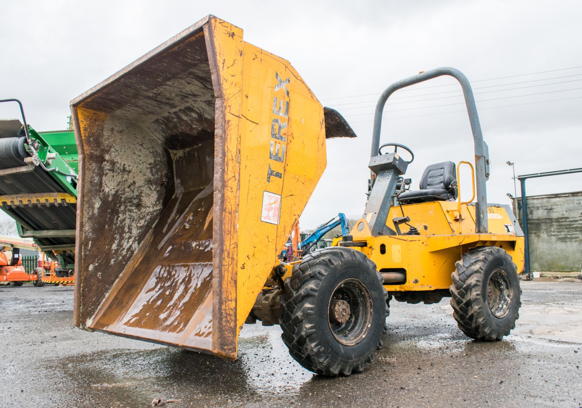 Benford Terex PT3000 3 tonne straight skip dumper  Year: 2005 S/N: E510FC111 Recorded hours: 1256 - Image 13 of 19