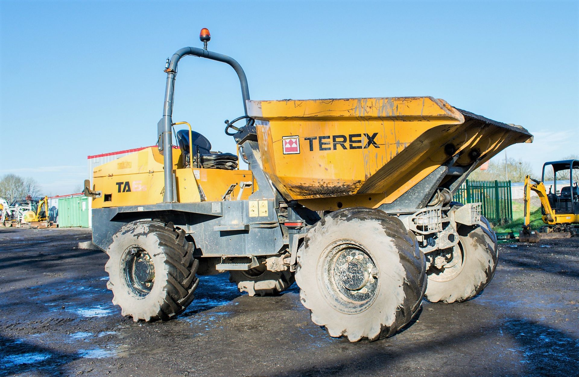 Benford Terex TA6 6 tonne swivel skip dumper Year: 2014 S/N: E3PJ5292 Recorded hours: 2019 - Image 2 of 19