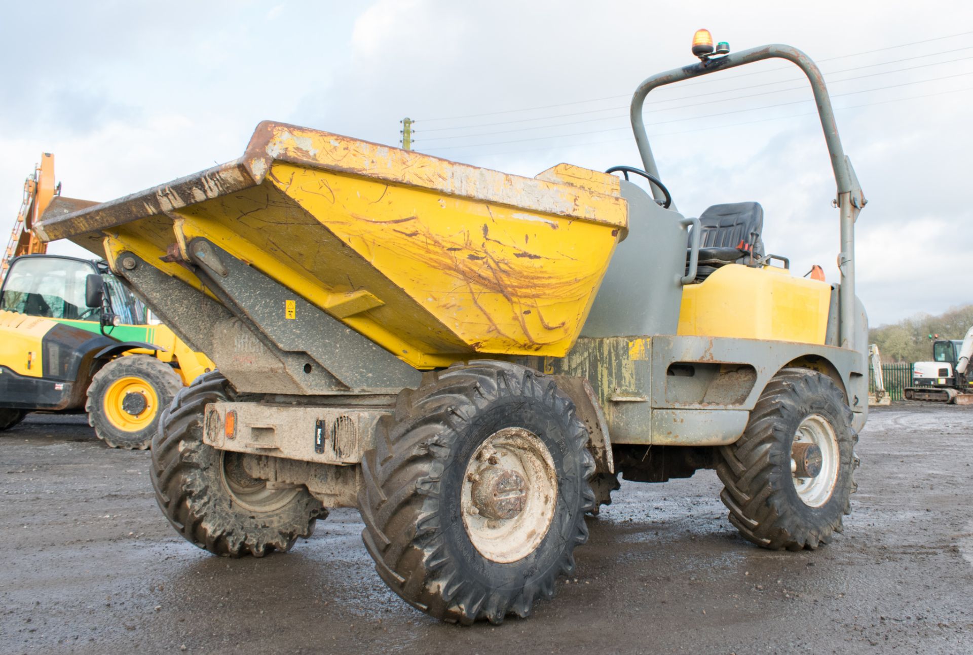 Neuson Lifton 3 tonne swivel skip dumper Year: 2003 S/N: AA31028D Recorded Hours: Not displayed (