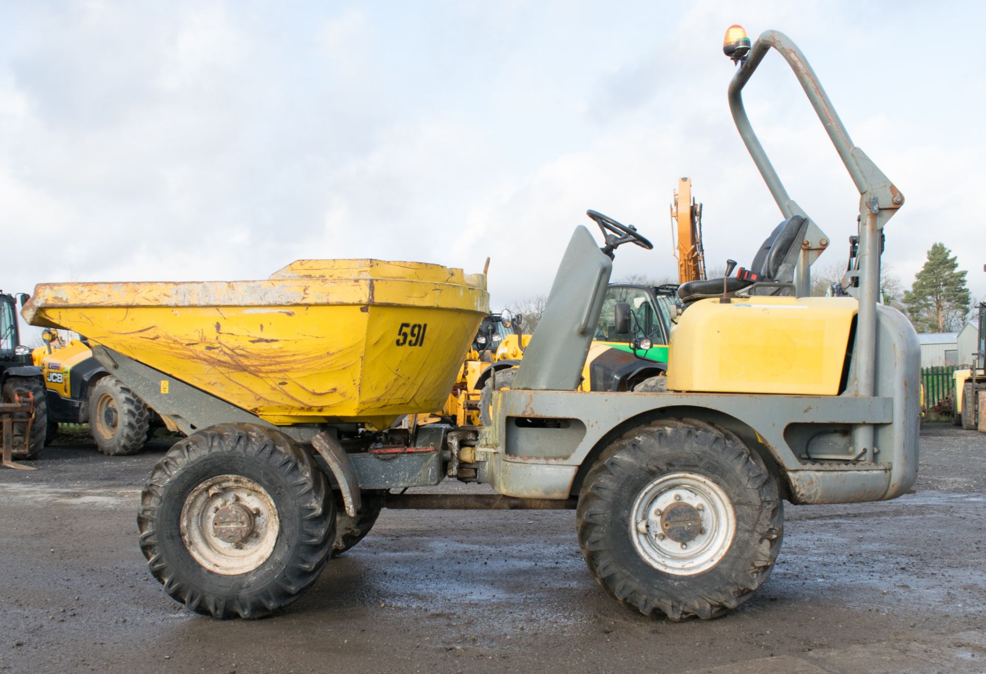 Neuson Lifton 3 tonne swivel skip dumper Year: 2003 S/N: AA31028D Recorded Hours: Not displayed ( - Image 4 of 18