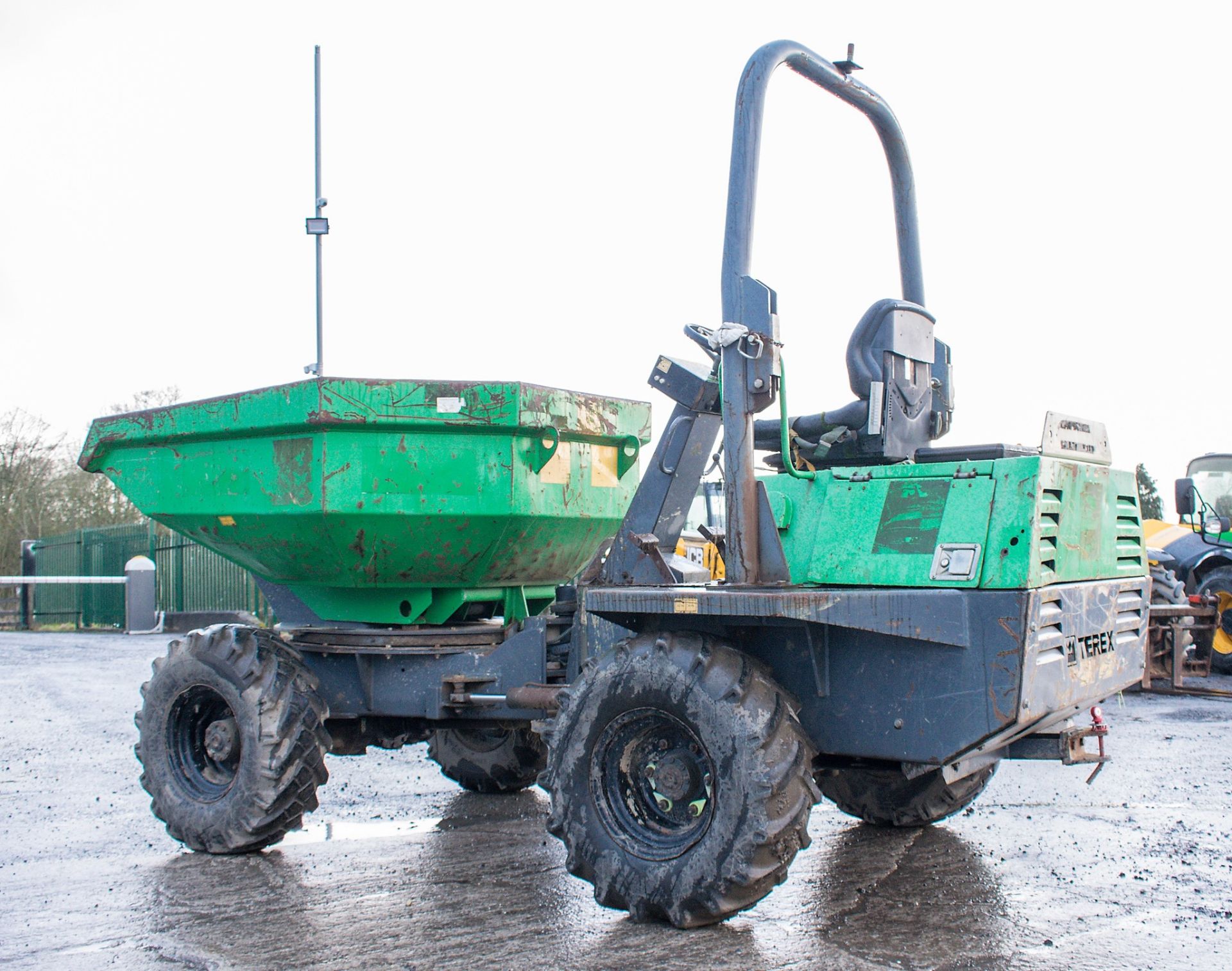 Benford Terex 3 tonne swivel skip dumper Year: 2008 S/N: E803FS142 Recorded Hours: 2029 A504517 - Image 3 of 20