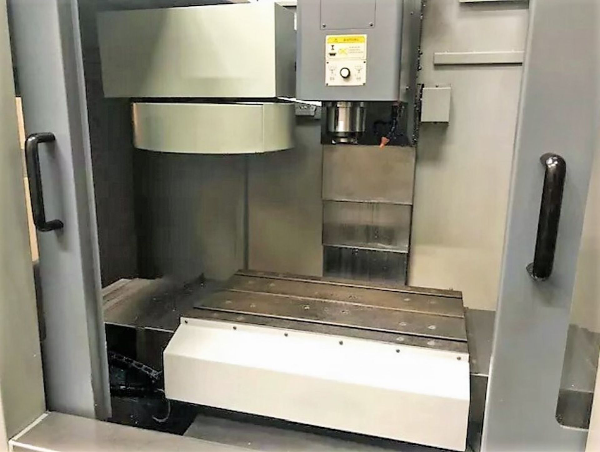 Dugard Lunan 600A CNC Vertical Machining Centre Year: 2014 S/N: KH1410177 Linear Guideways: 45mm - Image 2 of 6