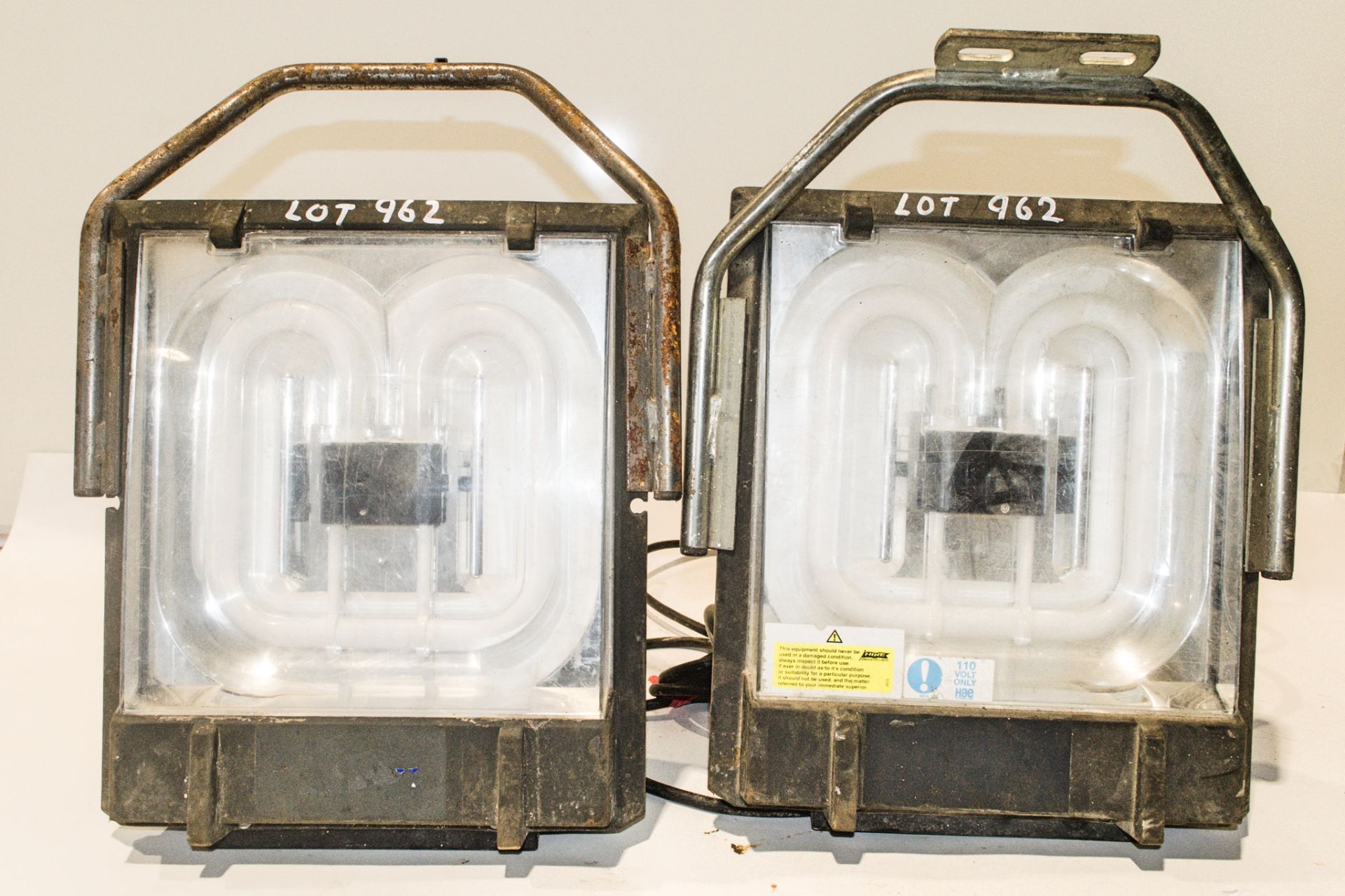 2 - 110v site lights