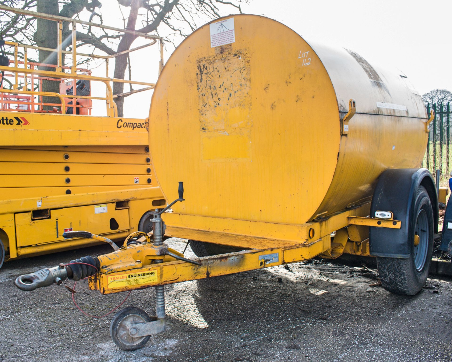 Trailer Engineering 500 gallon fast tow mobile fuel bowser c/w hand pump, delivery hose & trigger