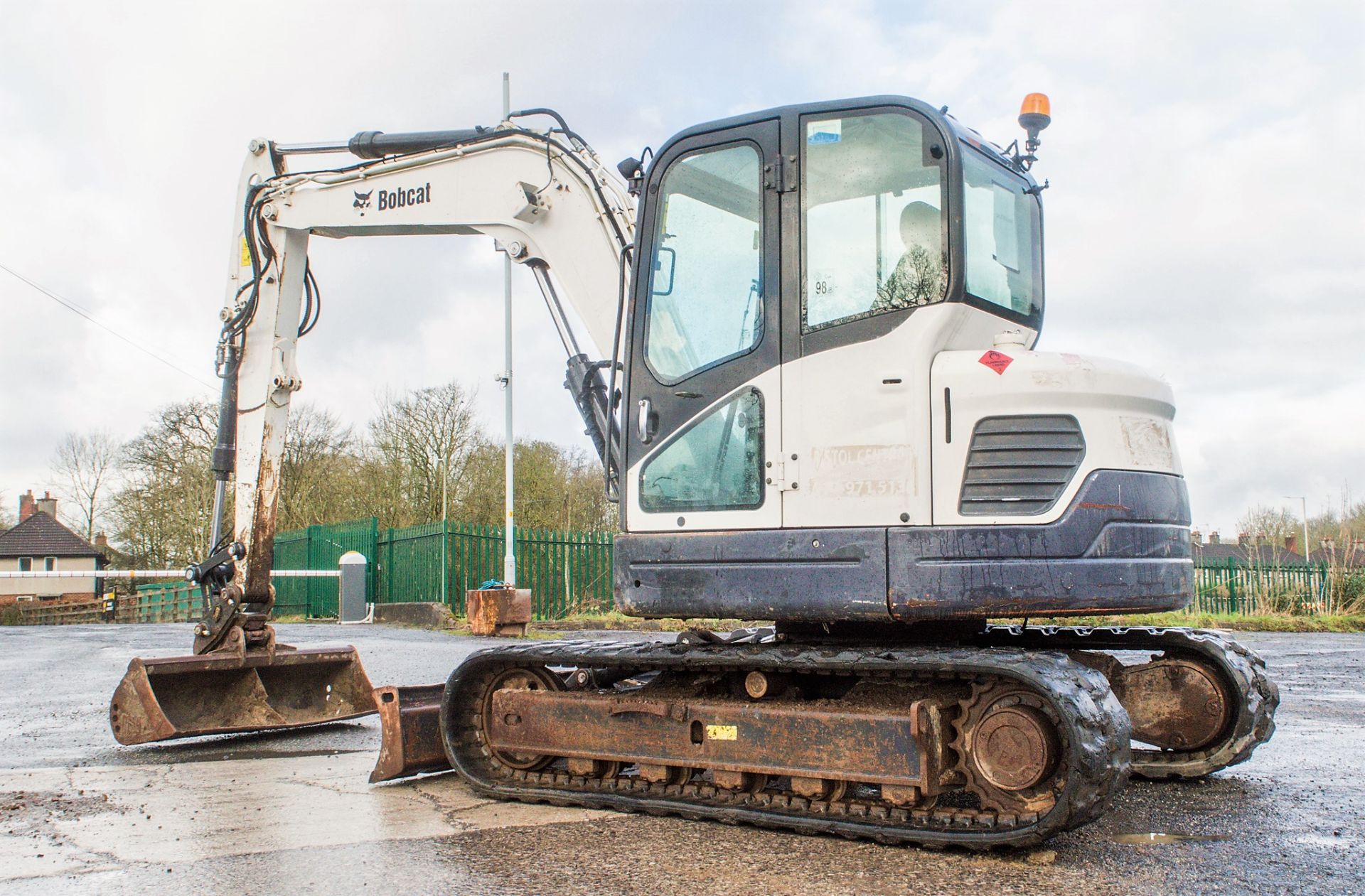 Bobcat E80 8 tonne rubber tracked excavator Year: 2013 S/N: 312768 Recorded Hours: 2778 blade, - Image 3 of 23