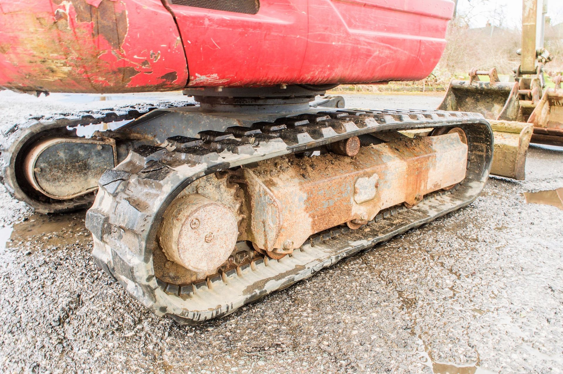 Takeuchi TB228 2.8 tonne rubber tracked excavator Year: 2014 S/N: 122803361 Recorded Hours: 3066 - Image 9 of 21