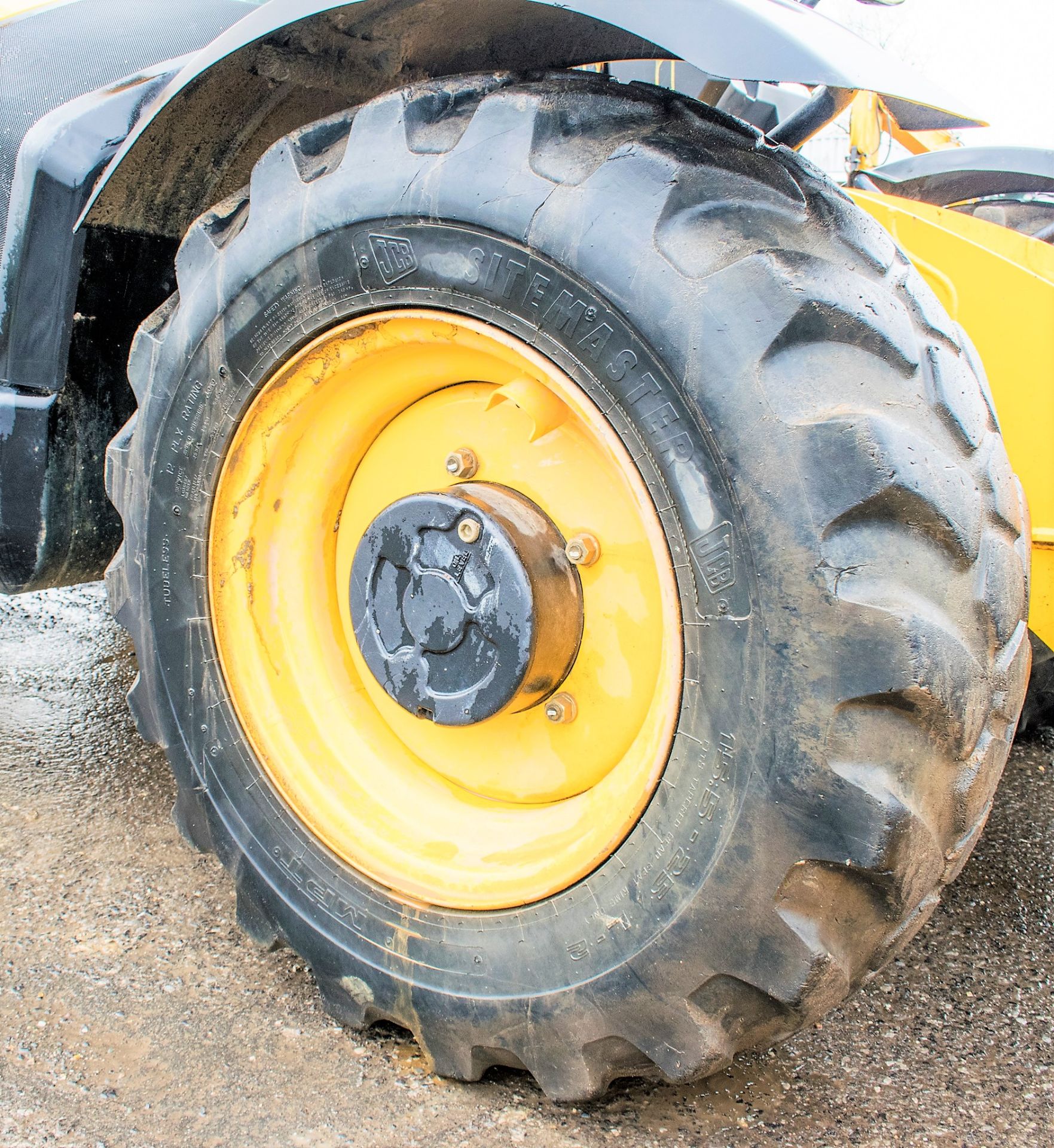 JCB 535-125 Hi Viz 12.5 metre telescopic handler  Year: 2015 S/N: 52464 Recorded hours: 2934 16 - Image 13 of 20