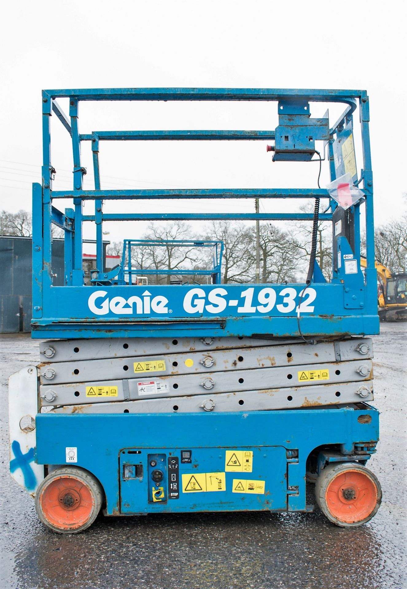 Genie GS1932 battery electric scissor lift access platform Recorded Hours: 268 08830053 - Image 6 of 8