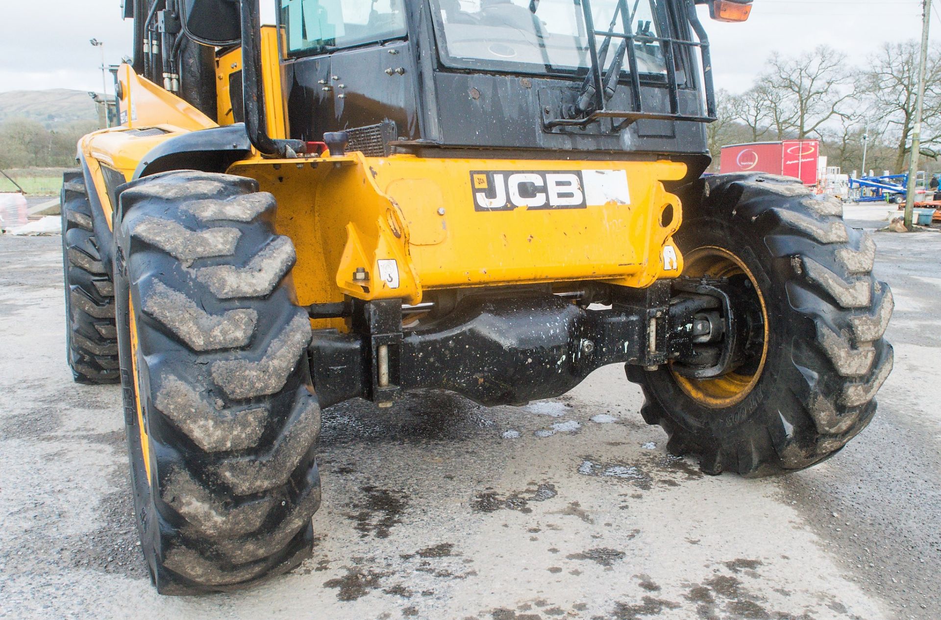 JCB 527-55 5.5 metre telescopic handler Year: S/N: 1419600 Recorded Hours: 3975 c/w rear camera - Image 15 of 20