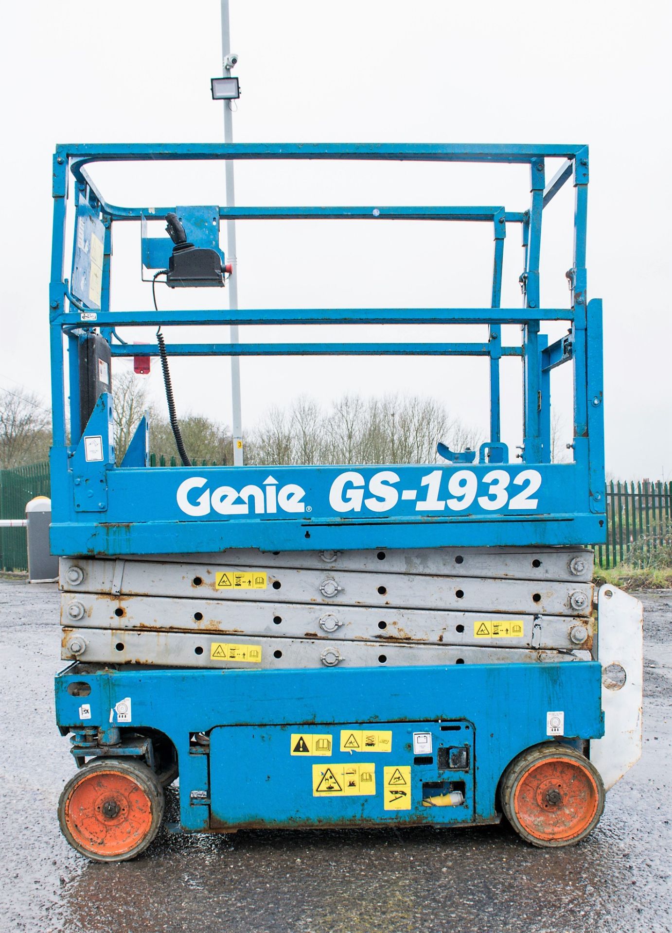 Genie GS1932 battery electric scissor lift access platform Recorded Hours: 268 08830053 - Image 5 of 8