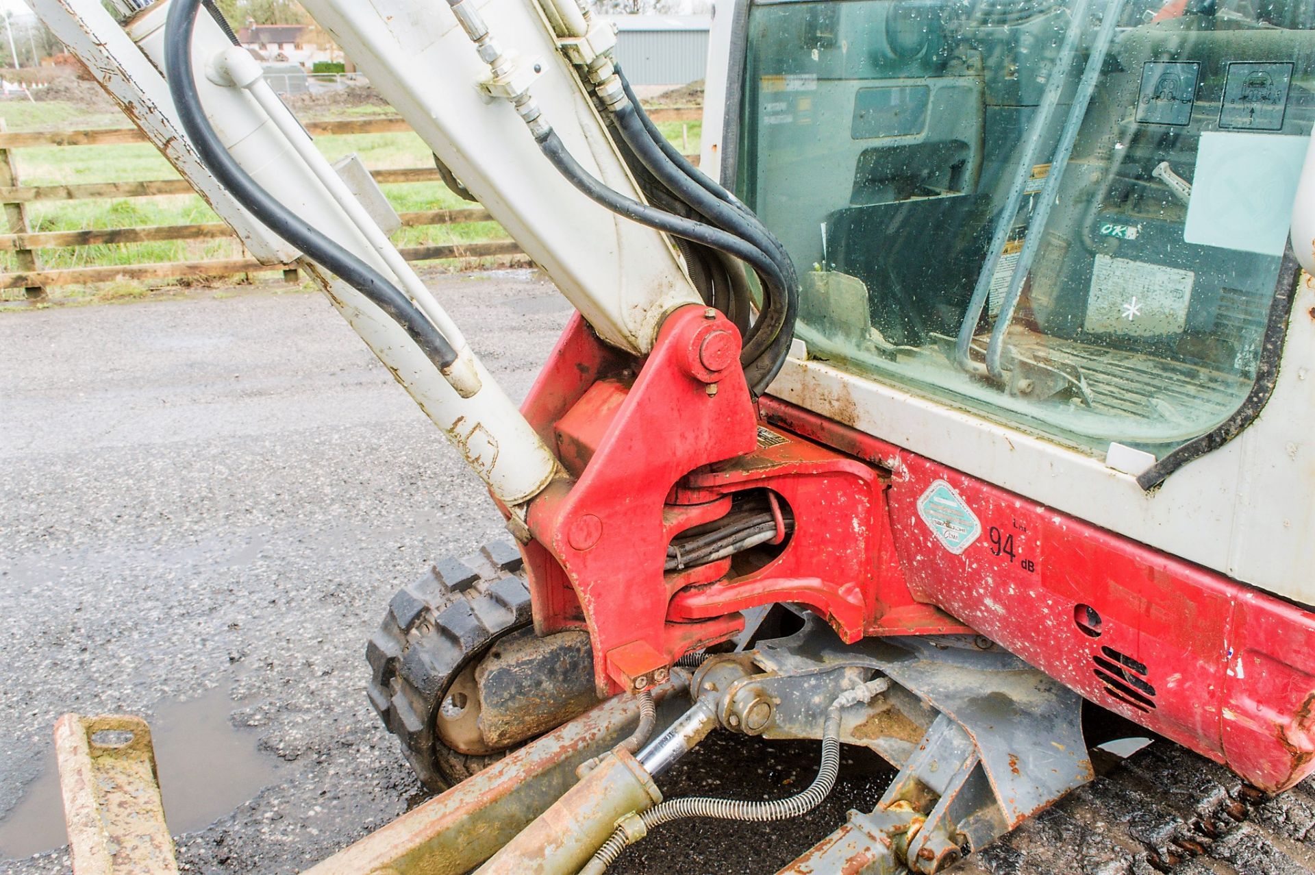 Takeuchi TB228 2.8 tonne rubber tracked excavator Year: 2014 S/N: 122803361 Recorded Hours: 3066 - Image 16 of 21