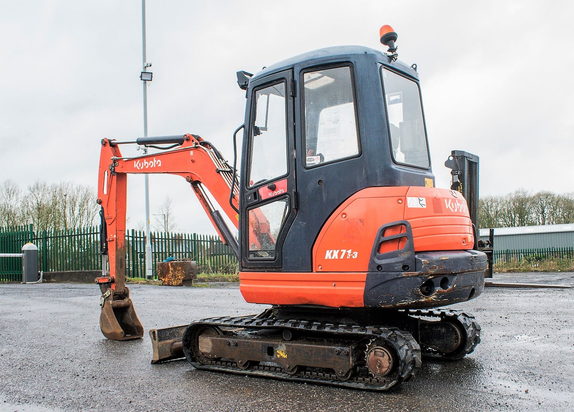 Kubota KX71-3 2.8 tonne rubber tracked mini excavator Year: 2013 S/N: 78542 Recorded Hours: 3068 - Image 3 of 22