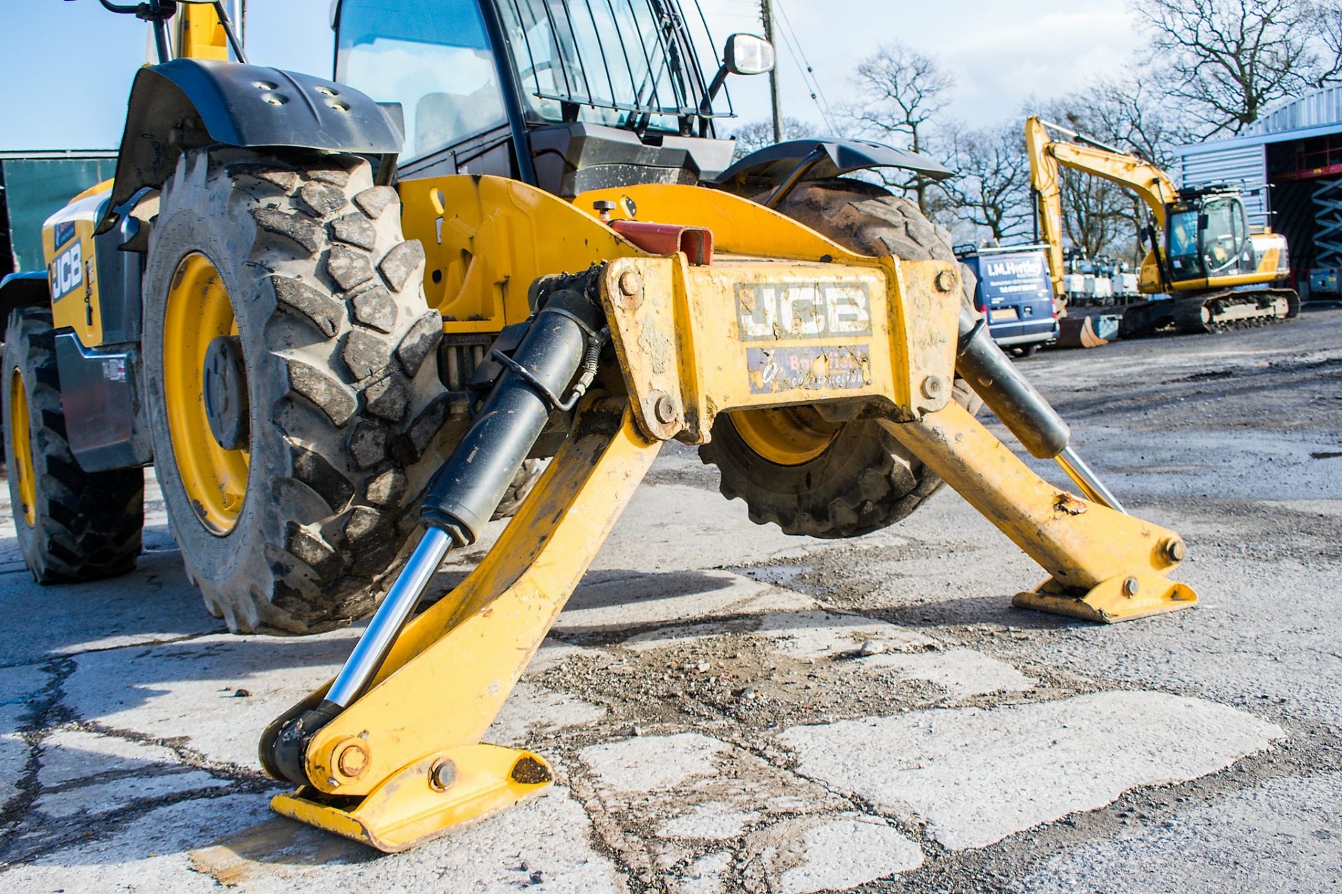 JCB 535-125 Hi Viz 12.5 metre telescopic handler Year: 2015 S/N: 2352466 Reg No: MM65 ZZV Recorded - Image 14 of 22