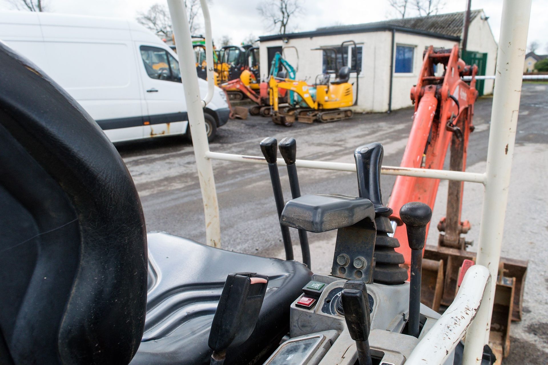 Kubota KX36-3 1.5 tonne rubber tracked mini excavator Year: 2004 S/N: 2Z055715 Recorded Hours: - Image 19 of 21