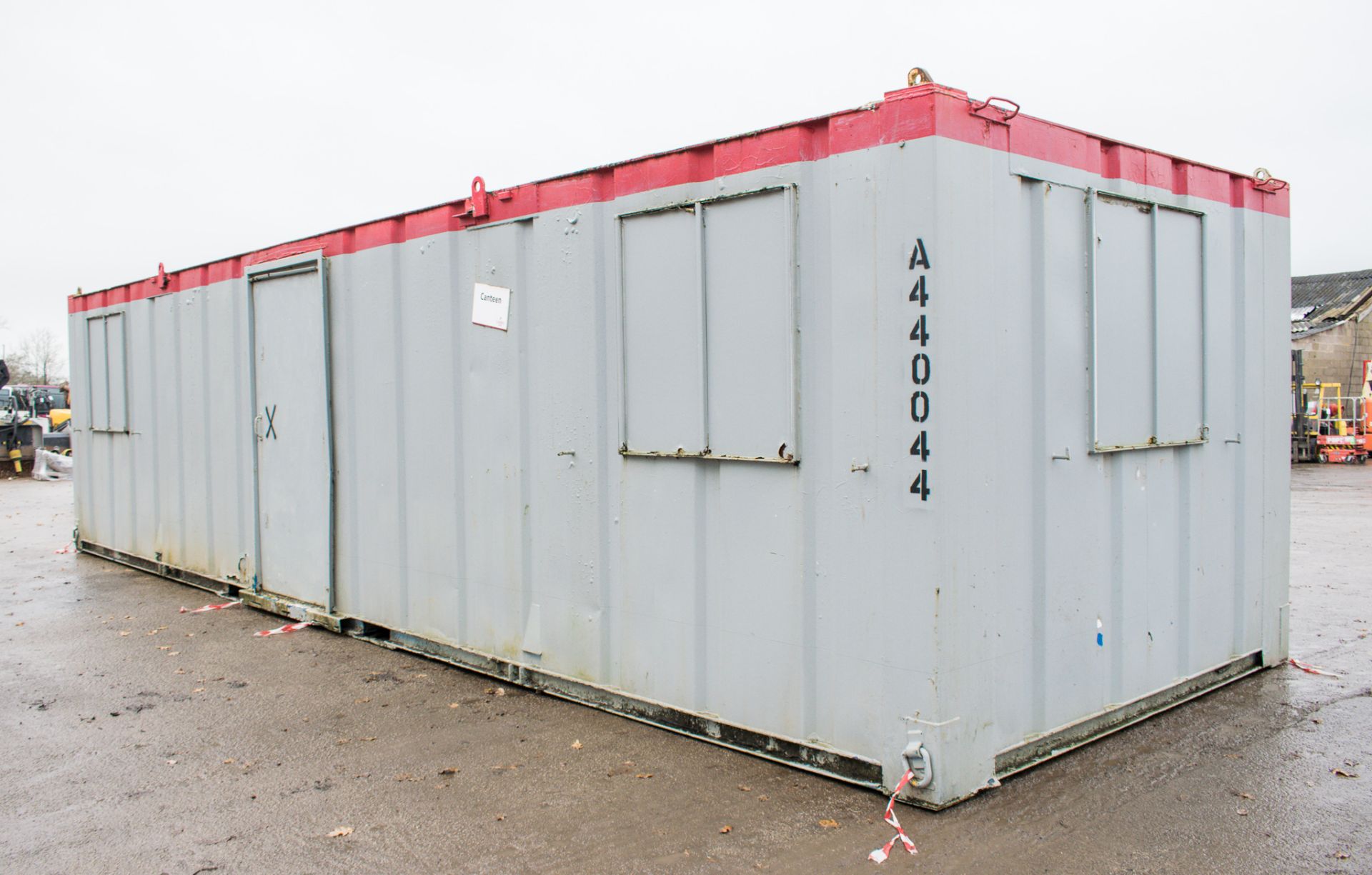 32 ft x 10 ft steel anti vandal office site unit c/w keys A440044 - Image 3 of 9