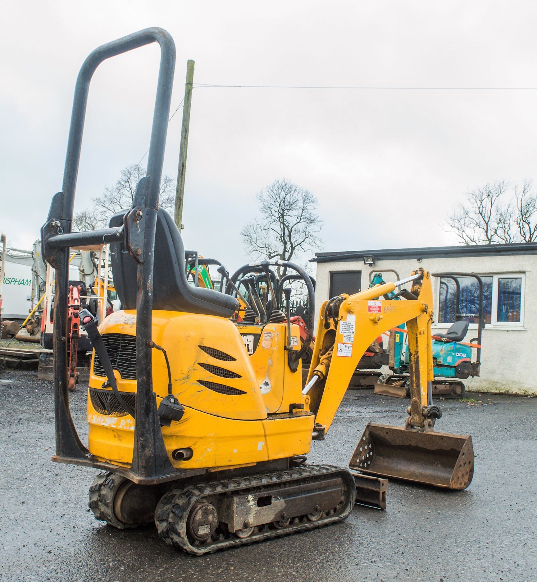 JCB 8008 0.8 tonne rubber tracked micro excavator Year: 2003 S/N: E01006000 Recorded Hours: 1186 - Image 3 of 21