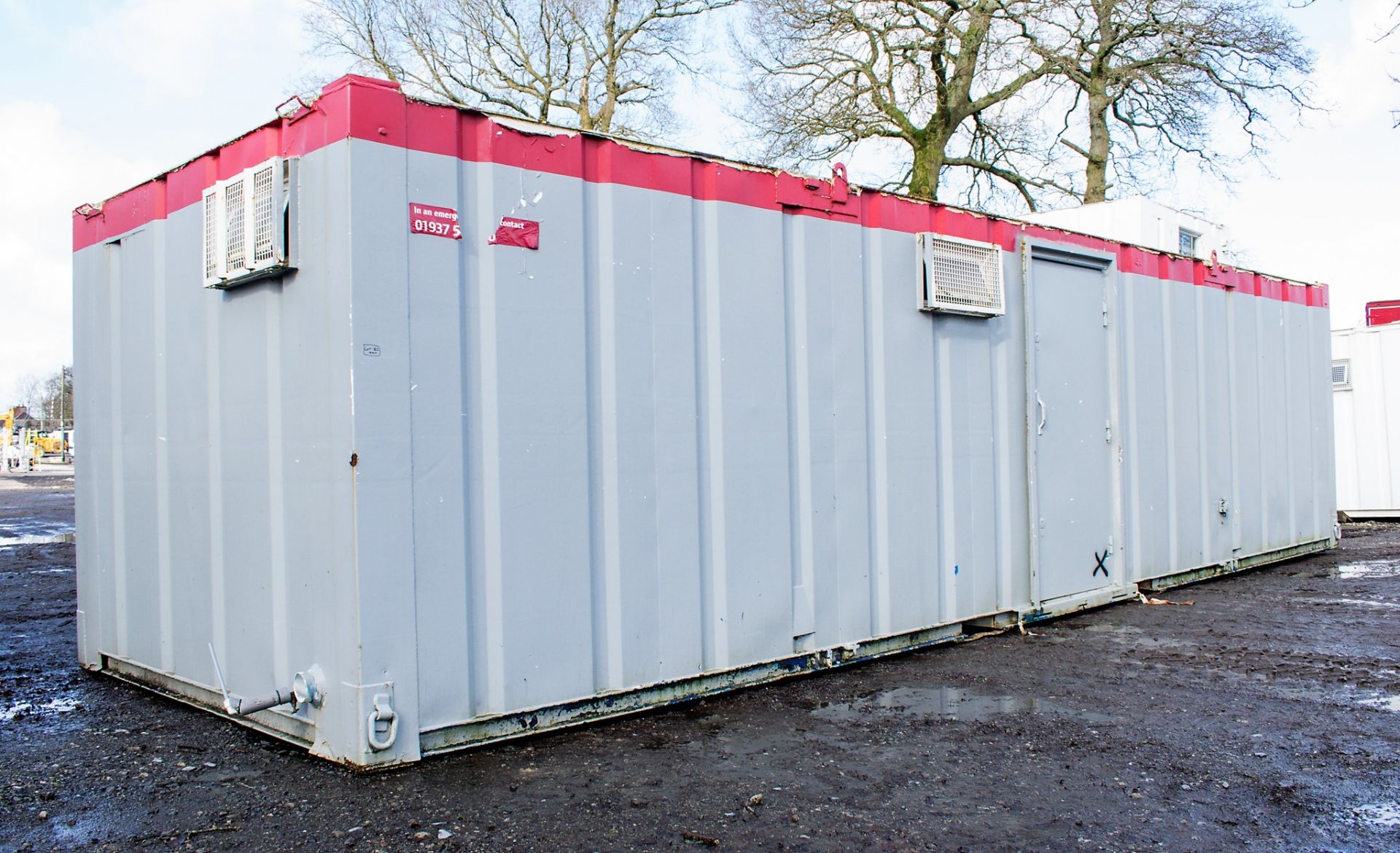 32 ft x 10 ft steel anti vandal jack leg toilet site unit Comprising of: Mens Toilet (2 cubicles,