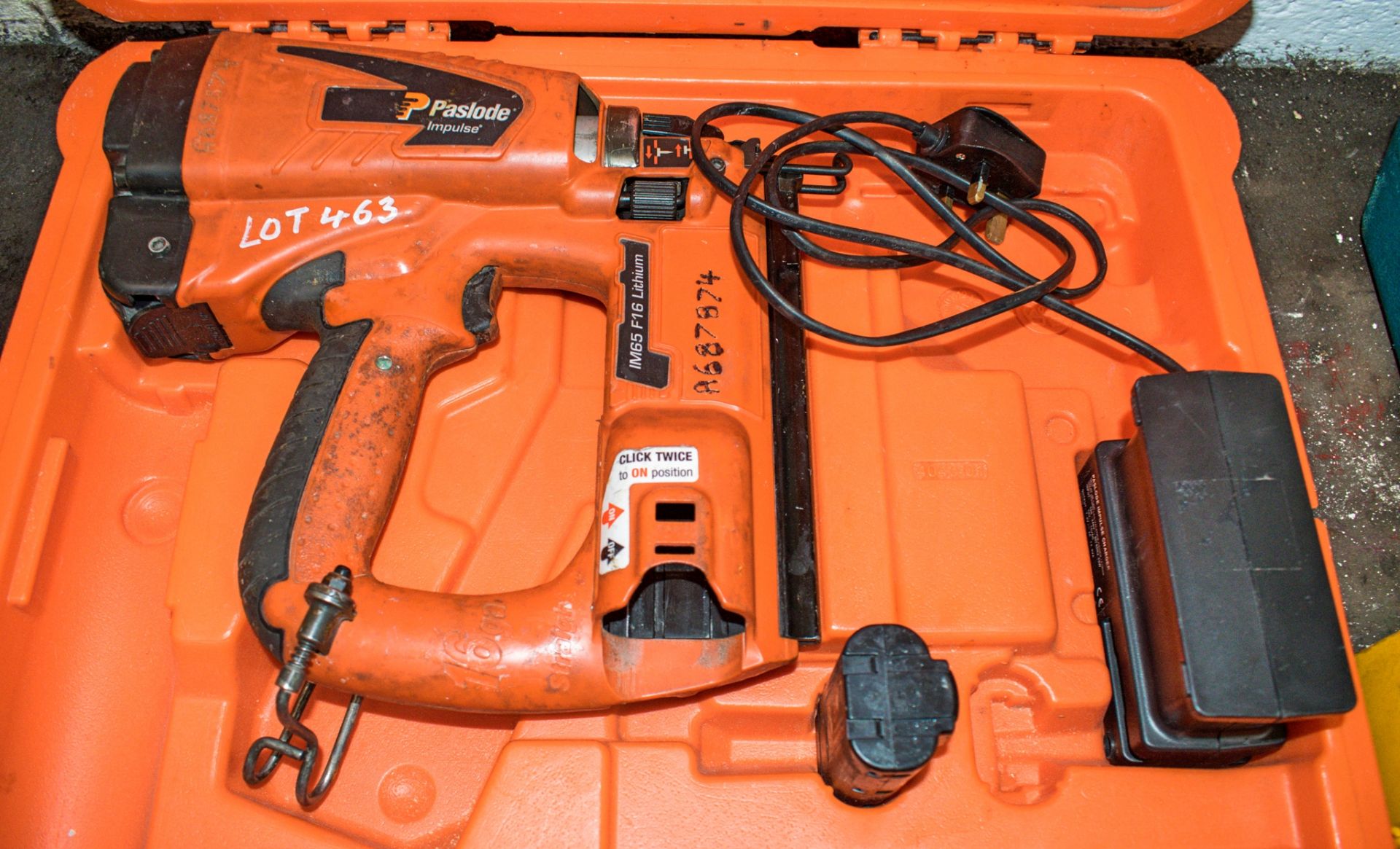 Paslode 7.2v nail gun c/w battery, charger & carry case A687874