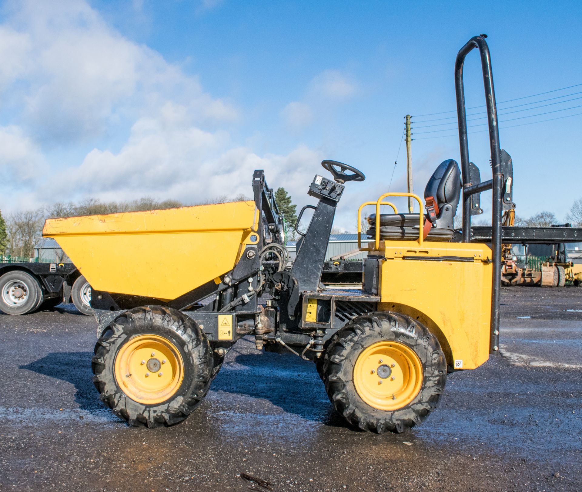 JCB 1THT 1 tonne high tip dumper  Year: 2016  S/N: RA2816 Recorded hours: 597 LH16019 - Image 8 of 18