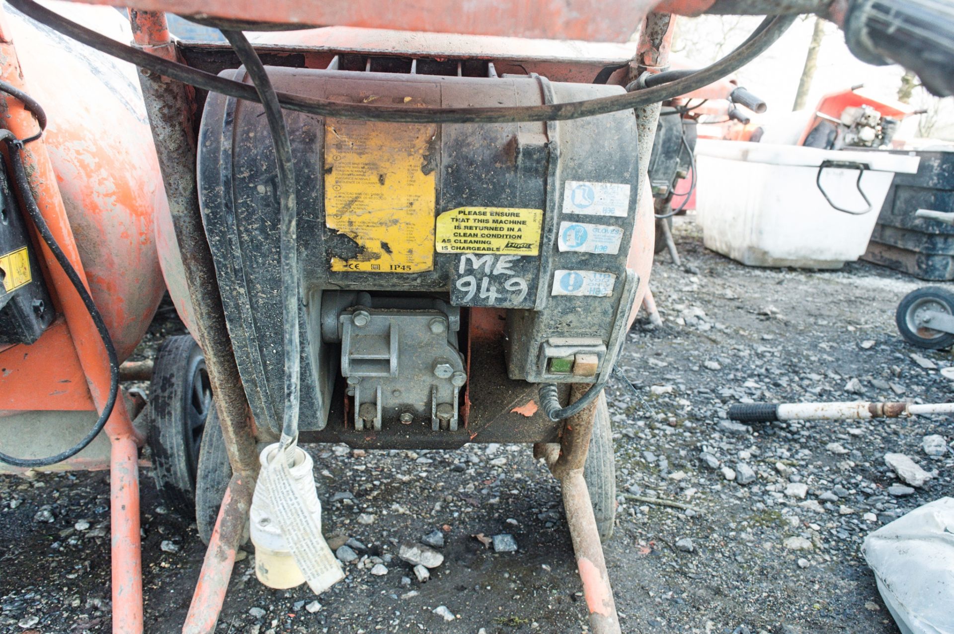 Belle 150 Minimix 110v cement mixer - Image 2 of 2