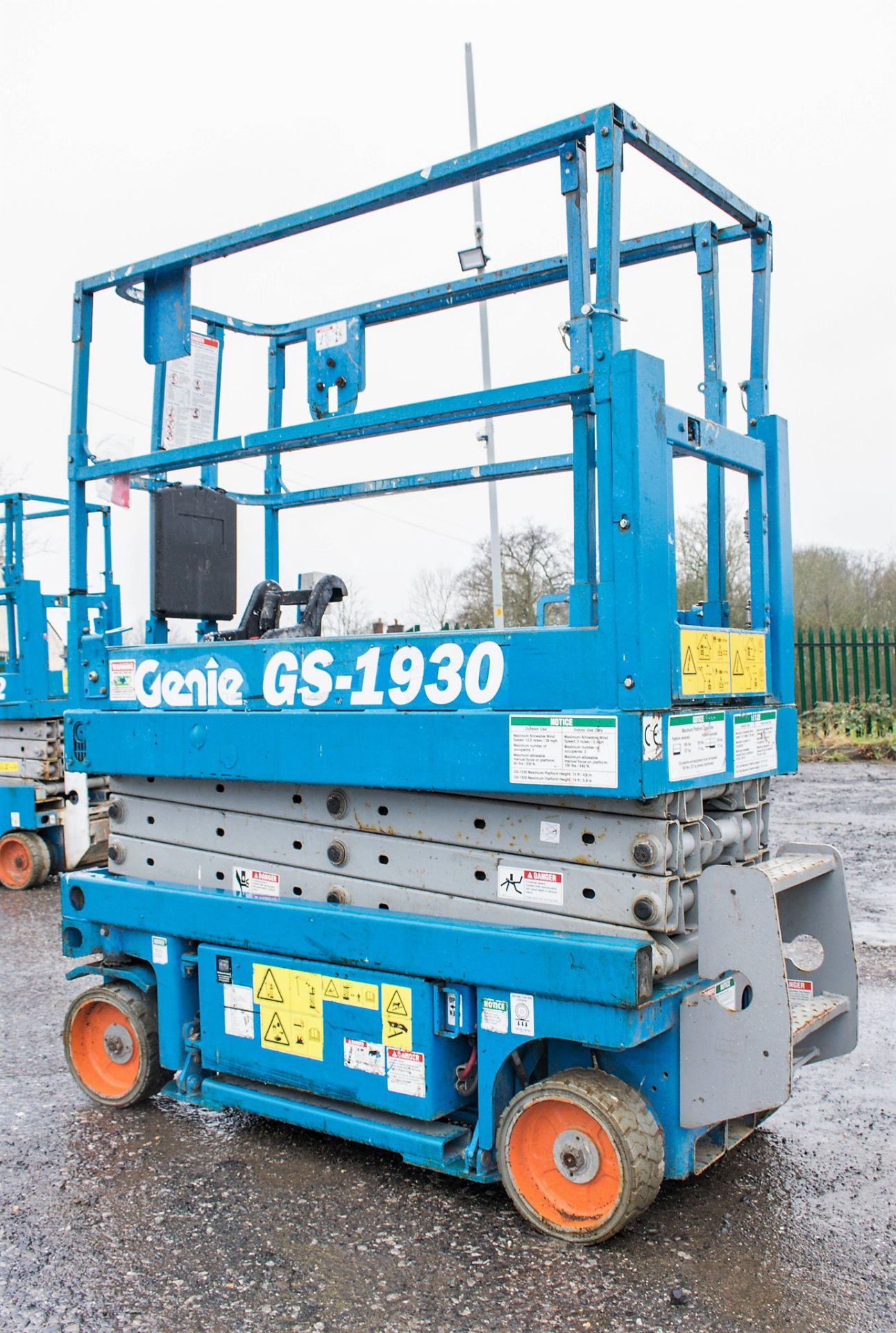 Genie GS1930 battery electric scissor lift access platform Recorded Hours: 432 08837005 - Image 3 of 8
