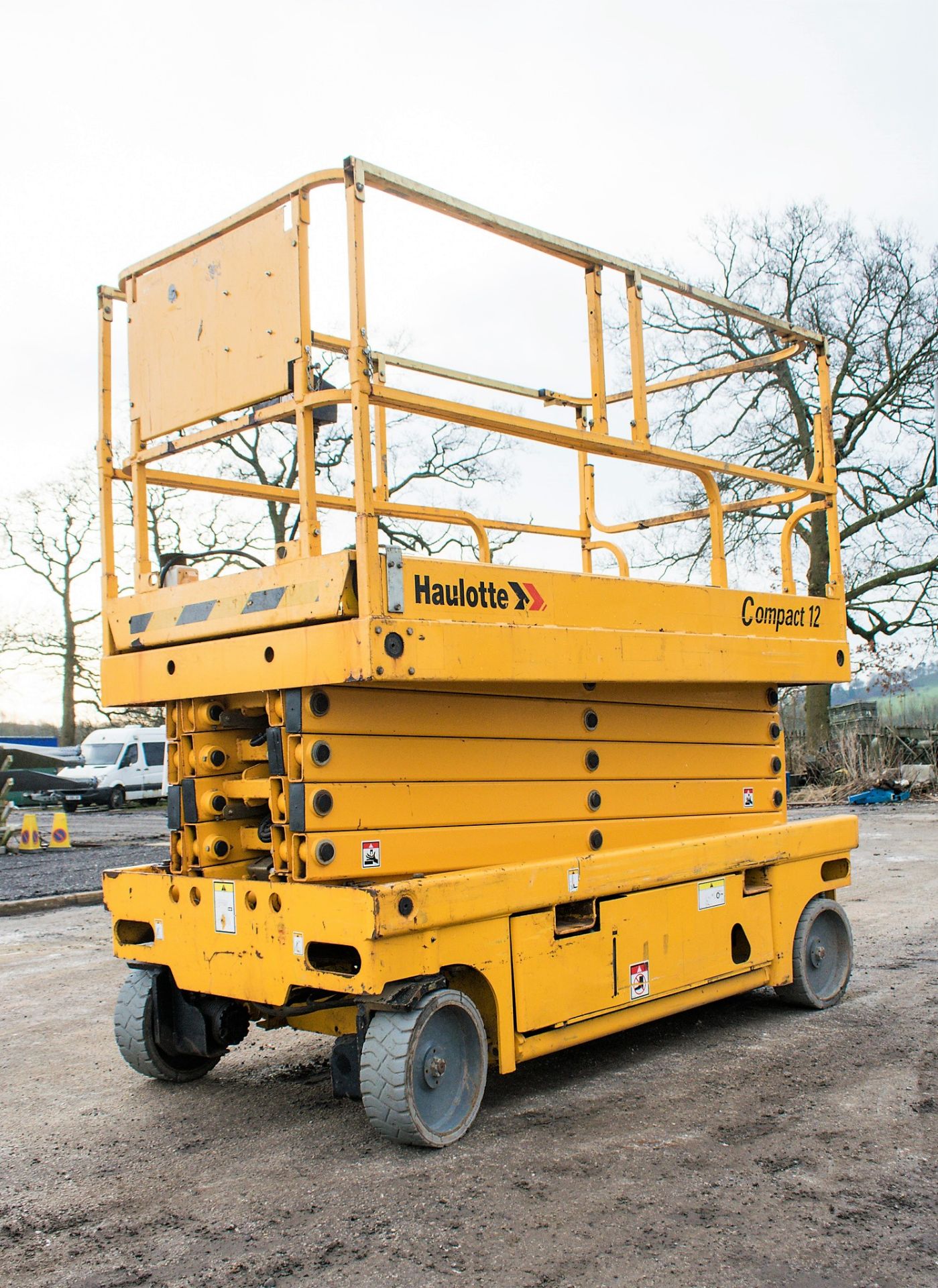 Haulotte Compact 12 battery electric scissor lift access platform Year: 2010 S/N: CE143597