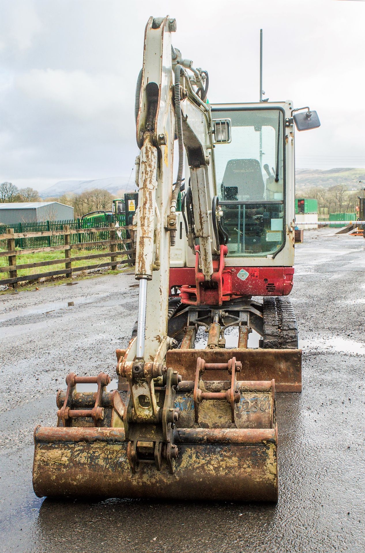 Takeuchi TB228 2.8 tonne rubber tracked excavator Year: 2014 S/N: 122803361 Recorded Hours: 3066 - Image 5 of 21