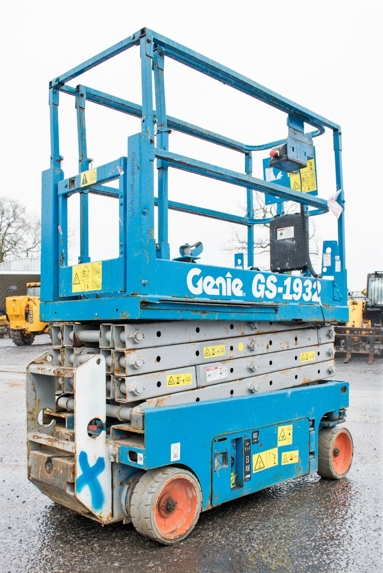 Genie GS1932 battery electric scissor lift access platform Recorded Hours: 268 08830053 - Image 4 of 8