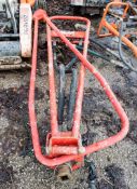 Newcat Red hydraulic concrete screed drive & handle A605441