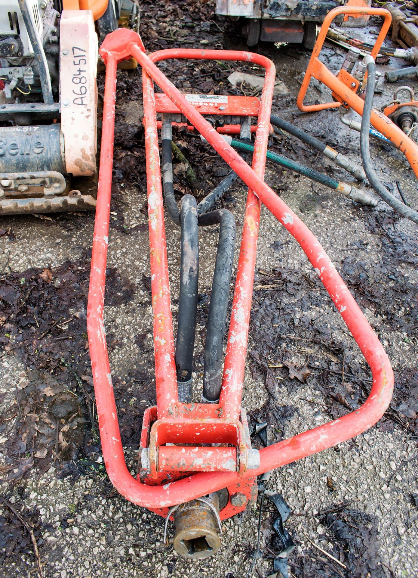 Newcat Red hydraulic concrete screed drive & handle A605441