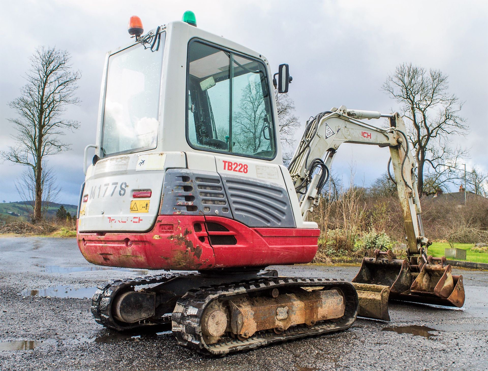 Takeuchi TB228 2.8 tonne rubber tracked excavator Year: 2014 S/N: 122803361 Recorded Hours: 3066 - Image 4 of 21