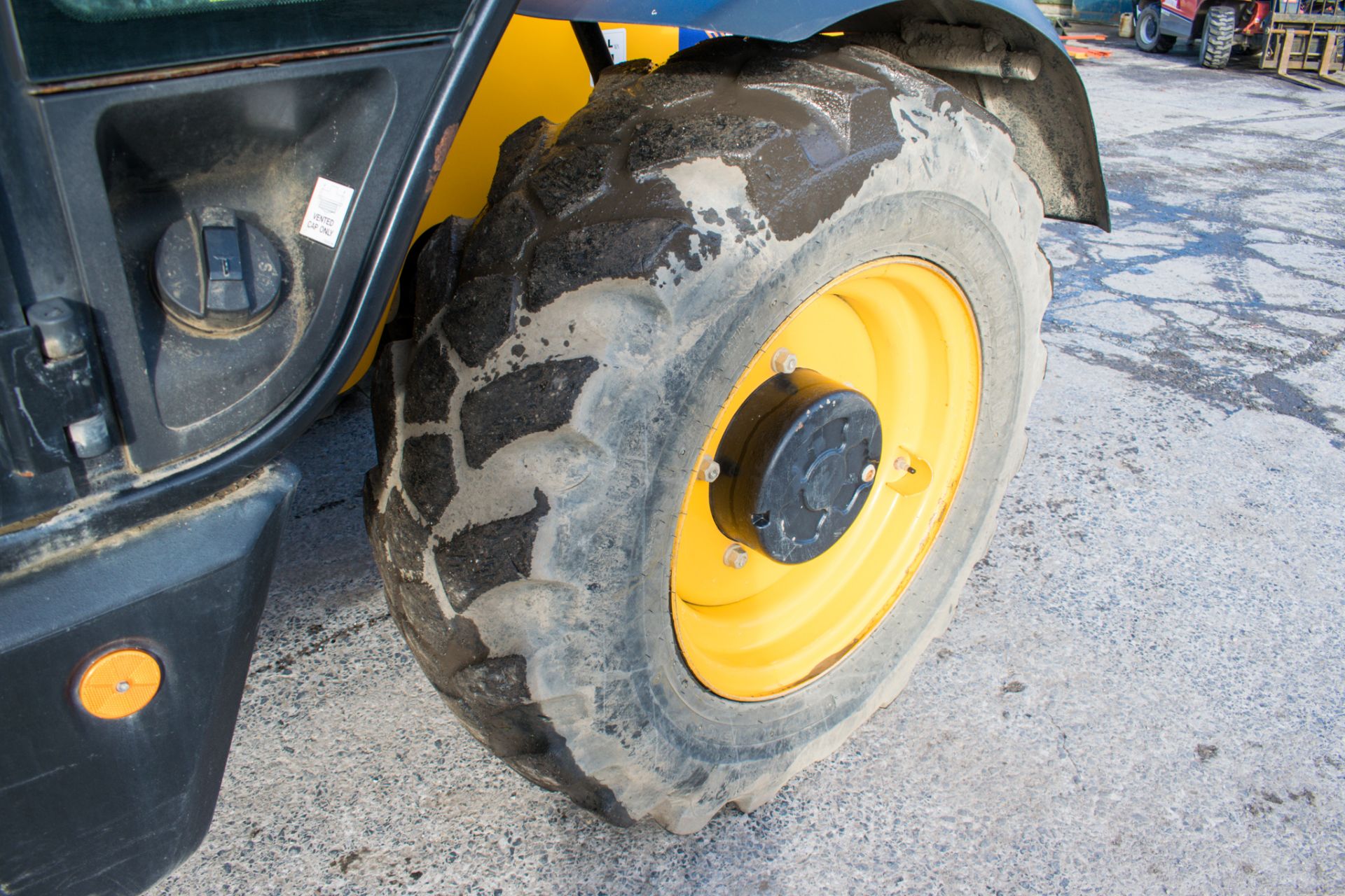 JCB 535-125 Hi Viz 12.5 metre telescopic handler Year: 2015 S/N: 2352466 Reg No: MM65 ZZV Recorded - Image 11 of 22