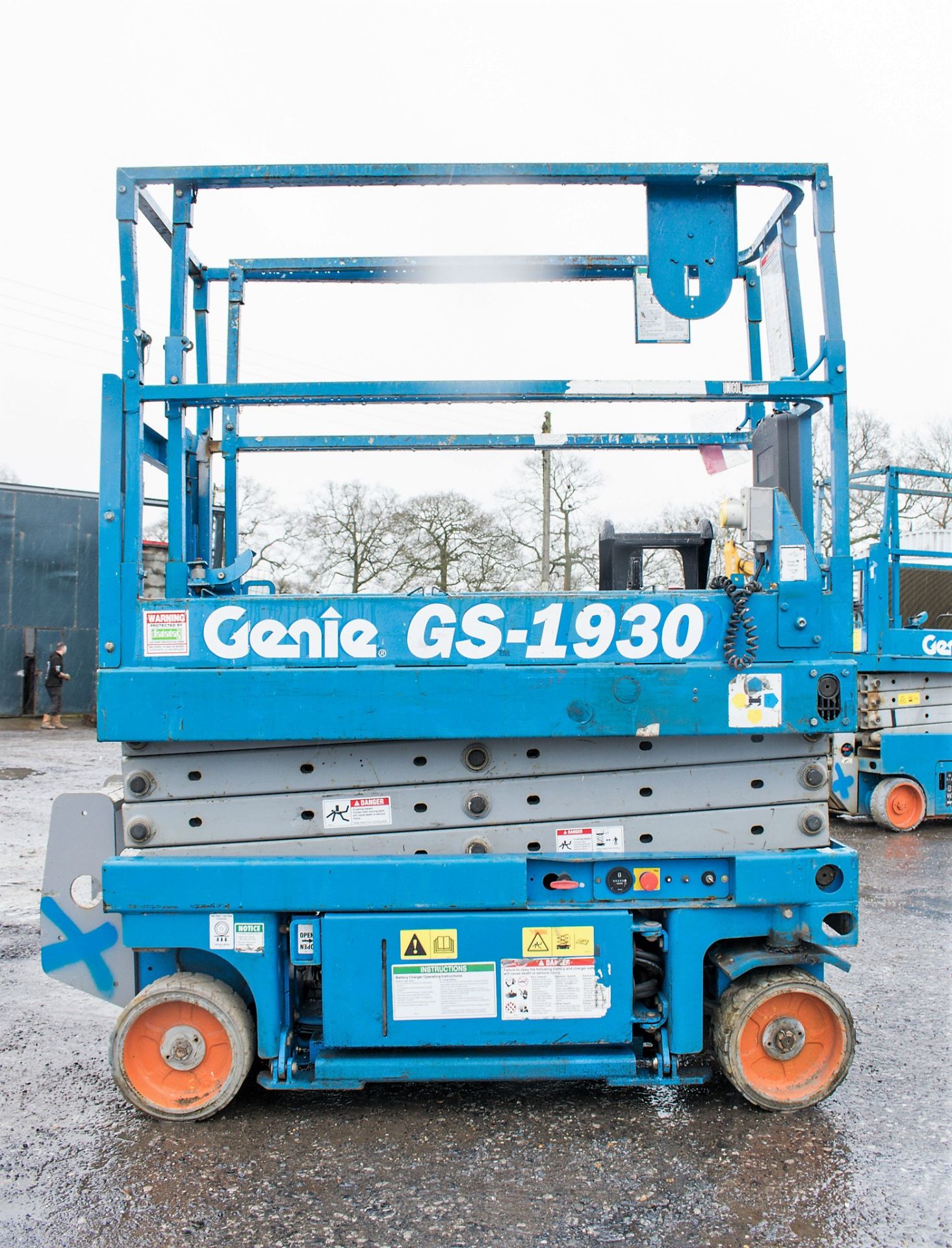 Genie GS1930 battery electric scissor lift access platform Recorded Hours: 432 08837005 - Image 6 of 8