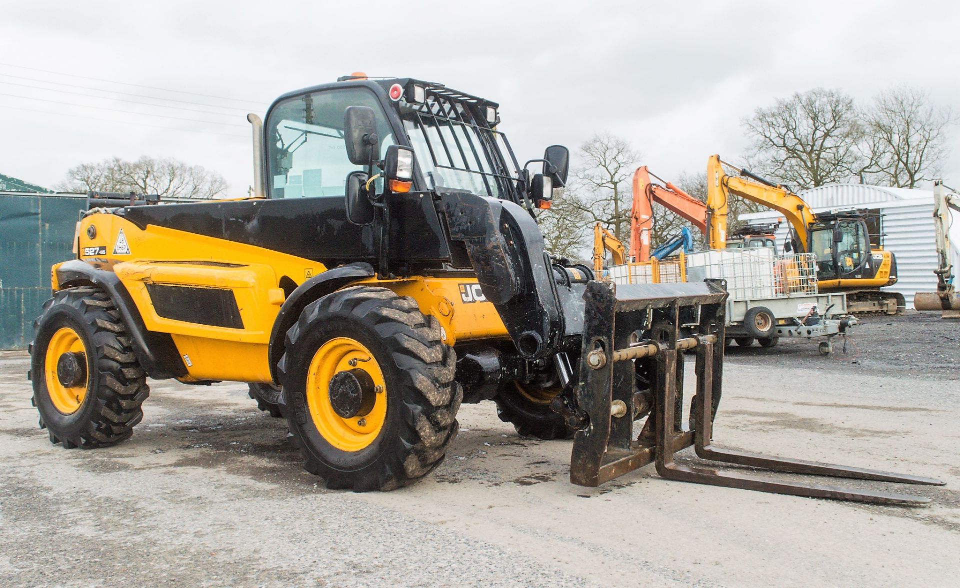 JCB 527-55 5.5 metre telescopic handler Year: S/N: 1419600 Recorded Hours: 3975 c/w rear camera - Image 2 of 20