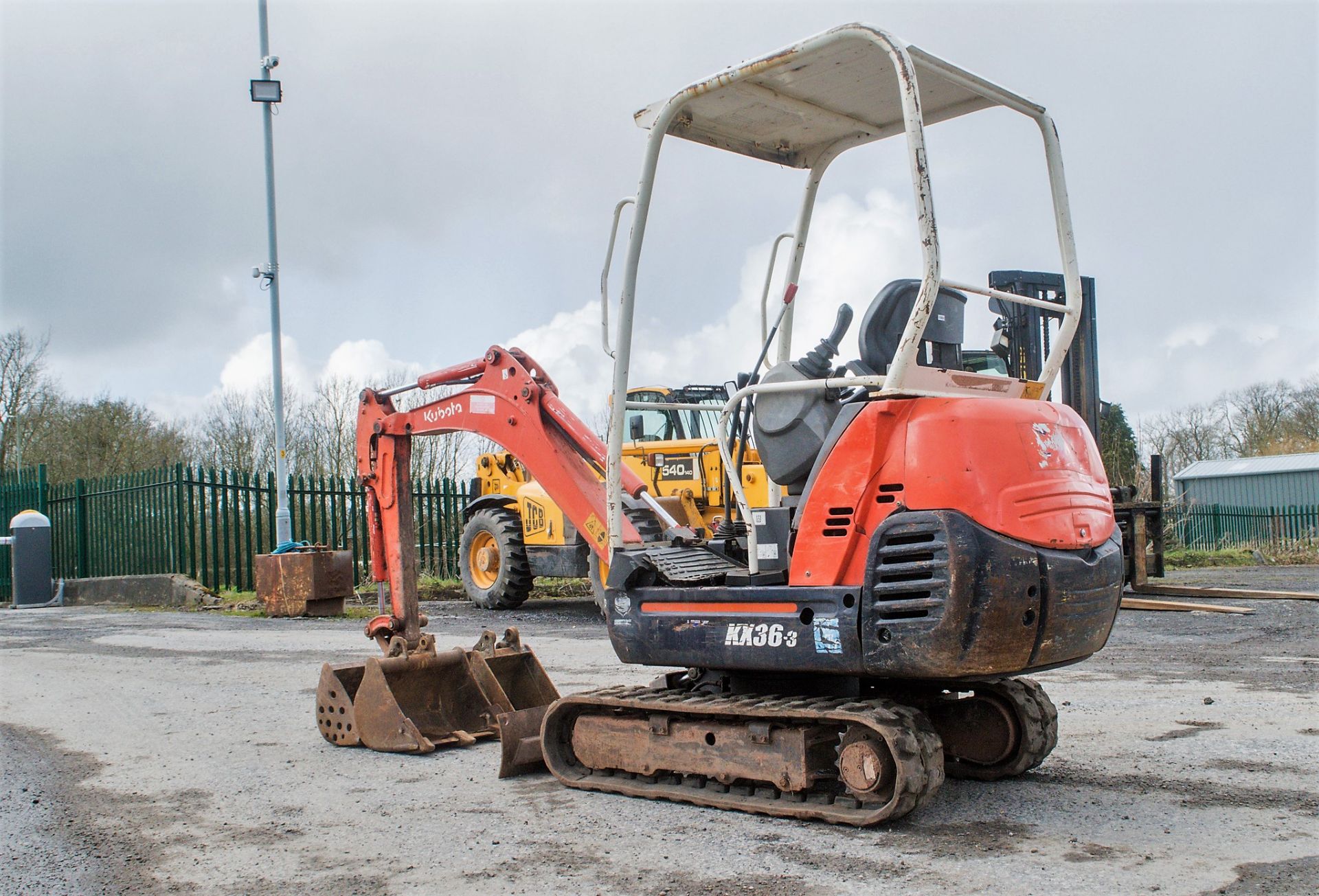 Kubota KX36-3 1.5 tonne rubber tracked mini excavator Year: 2004 S/N: 2Z055715 Recorded Hours: - Image 3 of 21