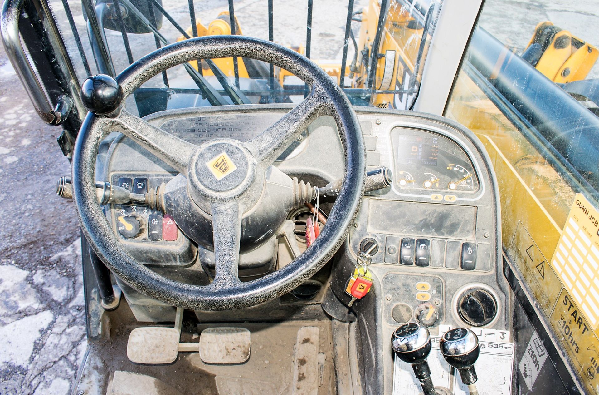 JCB 535-125 Hi Viz 12.5 metre telescopic handler Year: 2015 S/N: 2352466 Reg No: MM65 ZZV Recorded - Image 20 of 22