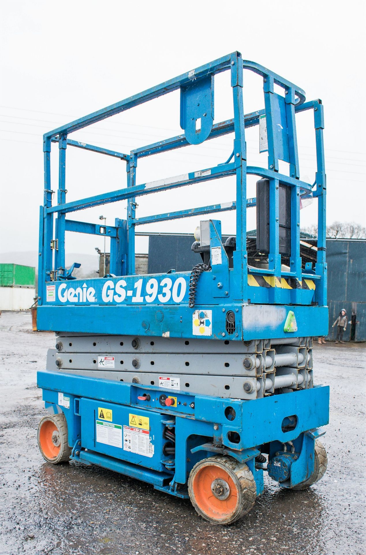 Genie GS1930 battery electric scissor lift access platform Recorded Hours: 432 08837005