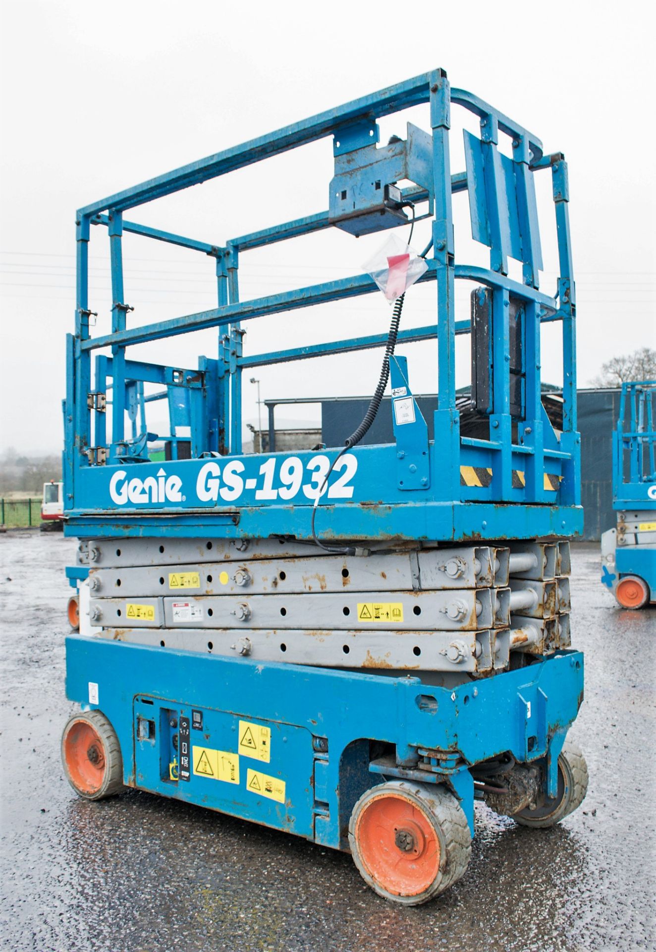 Genie GS1932 battery electric scissor lift access platform Recorded Hours: 268 08830053 - Image 3 of 8