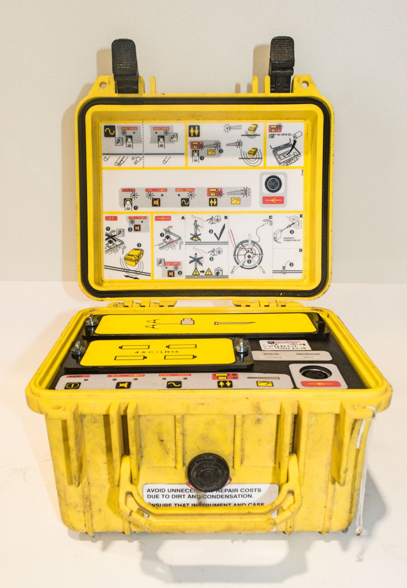 Ezitrace 8/33 signal generator