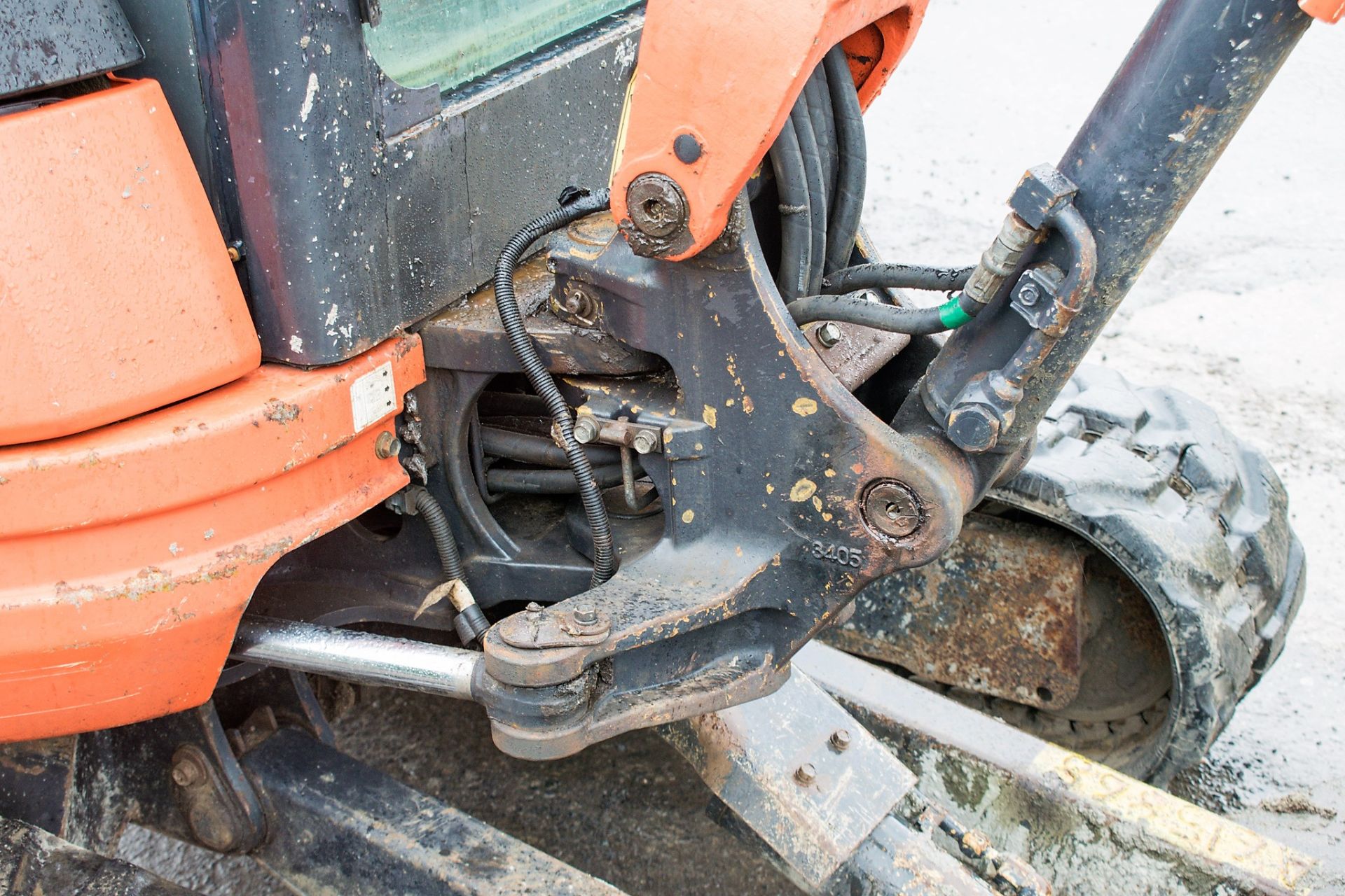 Kubota U25-3 2.5 tonne rubber tracked mini excavator Year: 2013 S/N: 25878 Recorded Hours: 2108 - Image 15 of 22