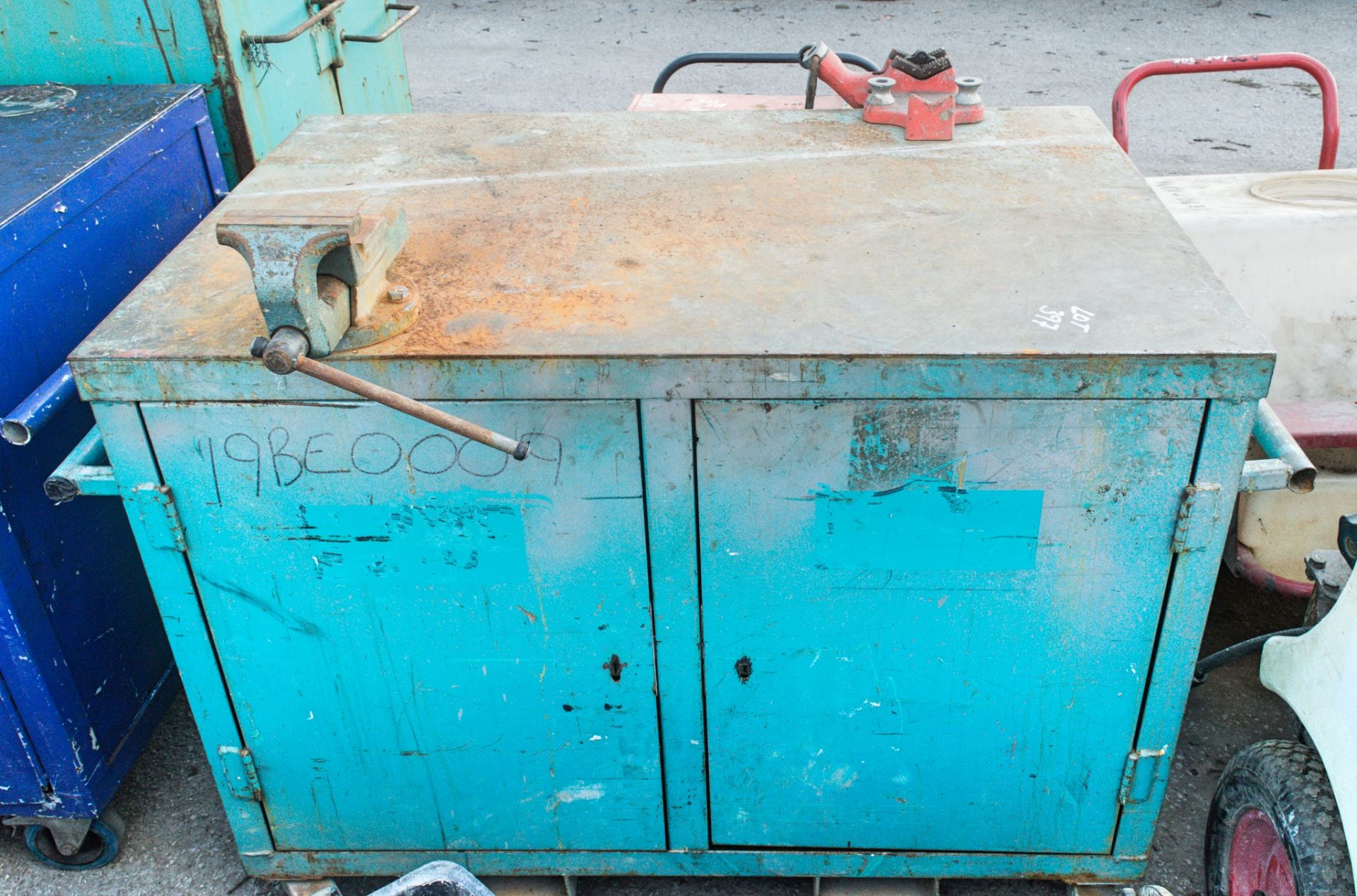 Mobile steel work bench c/w bench vice & pipe vice