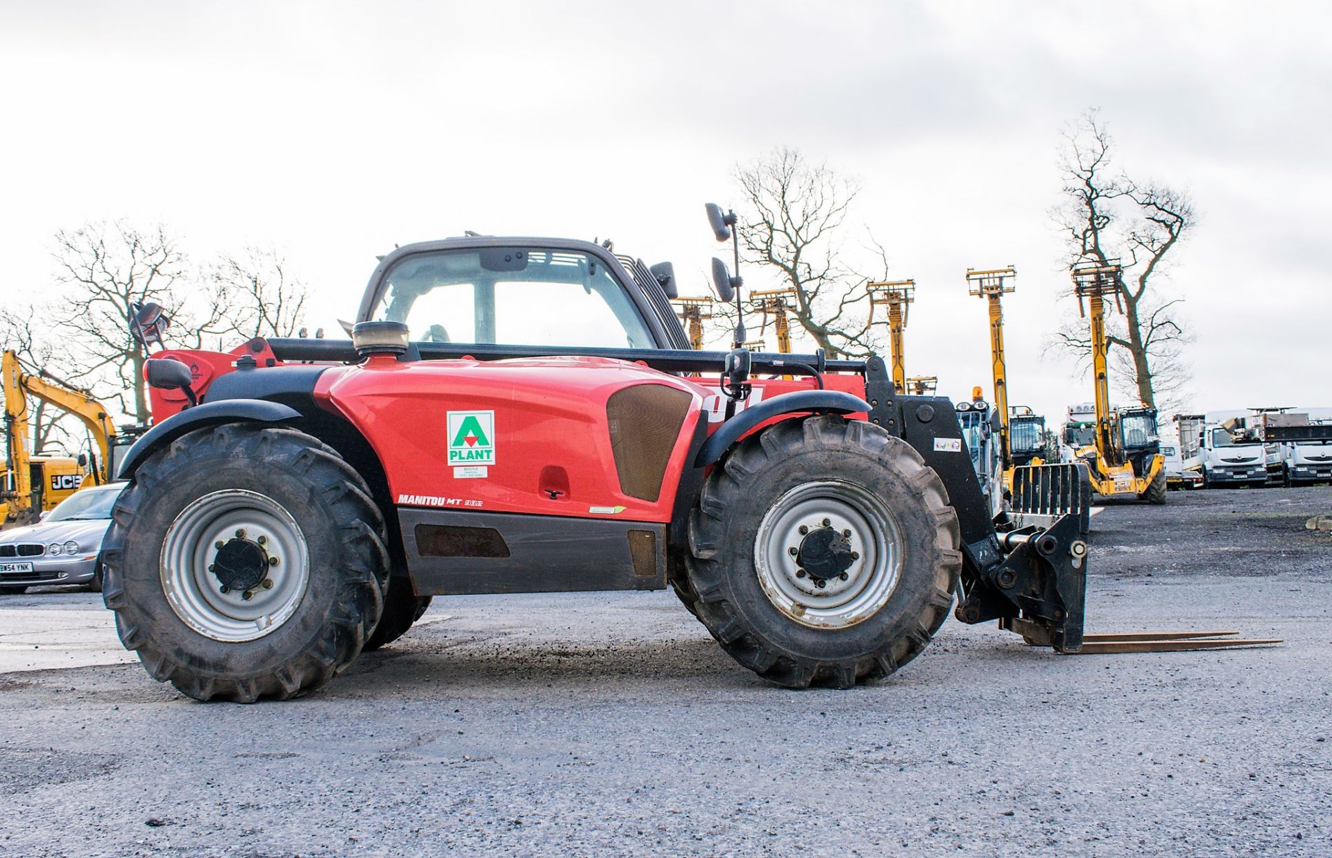 Manitou MT932 9 metre telescopic handler Year: 2014 S/N: 940646 Recorded Hours: 1130 c/w rear camera - Image 8 of 22