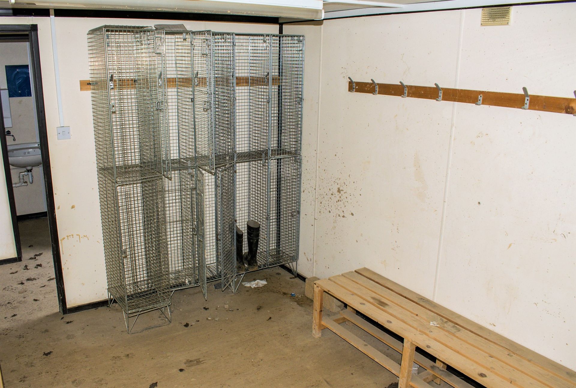 32 ft x 10 ft steel anti vandal jack leg toilet site unit Comprising of: Mens Toilet (2 cubicles, - Image 14 of 14