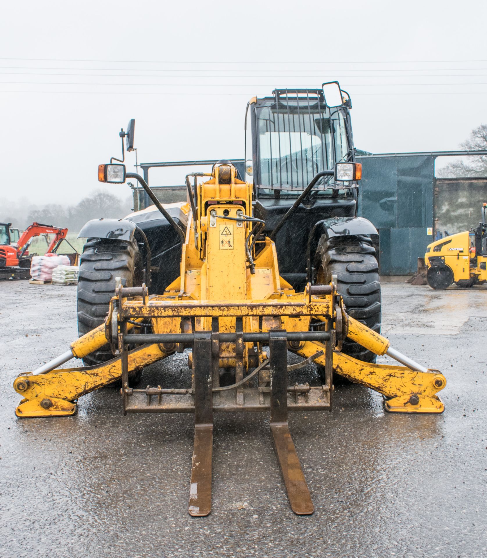 JCB 540-140 14 metre telescopic handler Year: 2006 S/N: 90215 Recorded hours: 6945 Z04 - Image 5 of 21